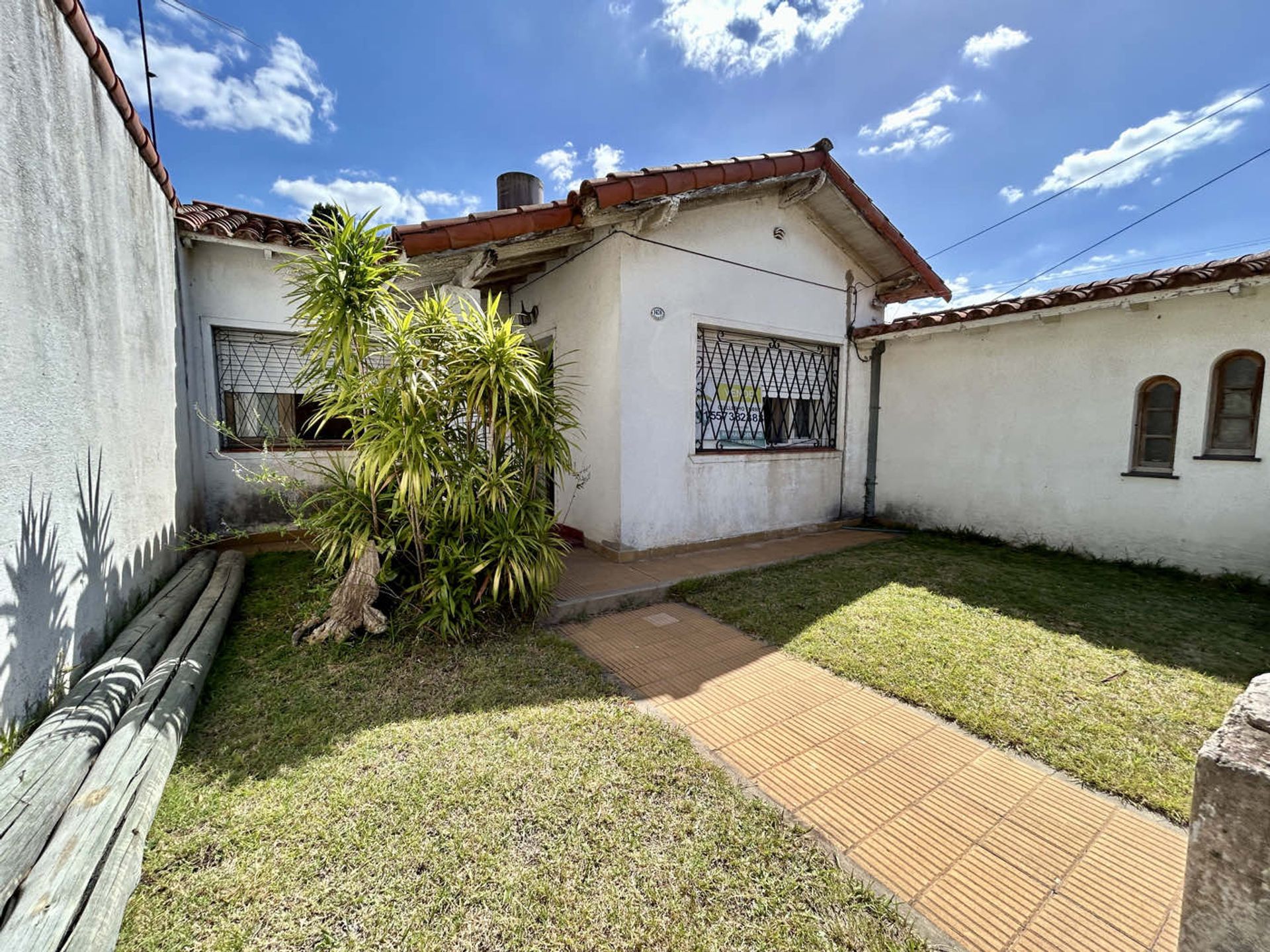 CASA 3 AMBIENTES EN VENTA BANFIELD - 1
