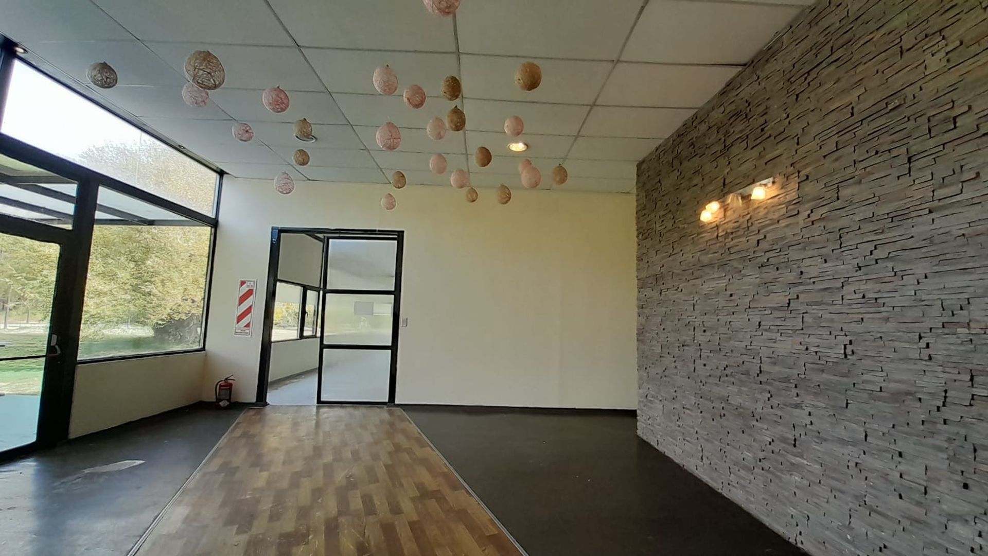 VENTA SALON COMERCIAL, LA HERRADURA, PLOTTIER - 8
