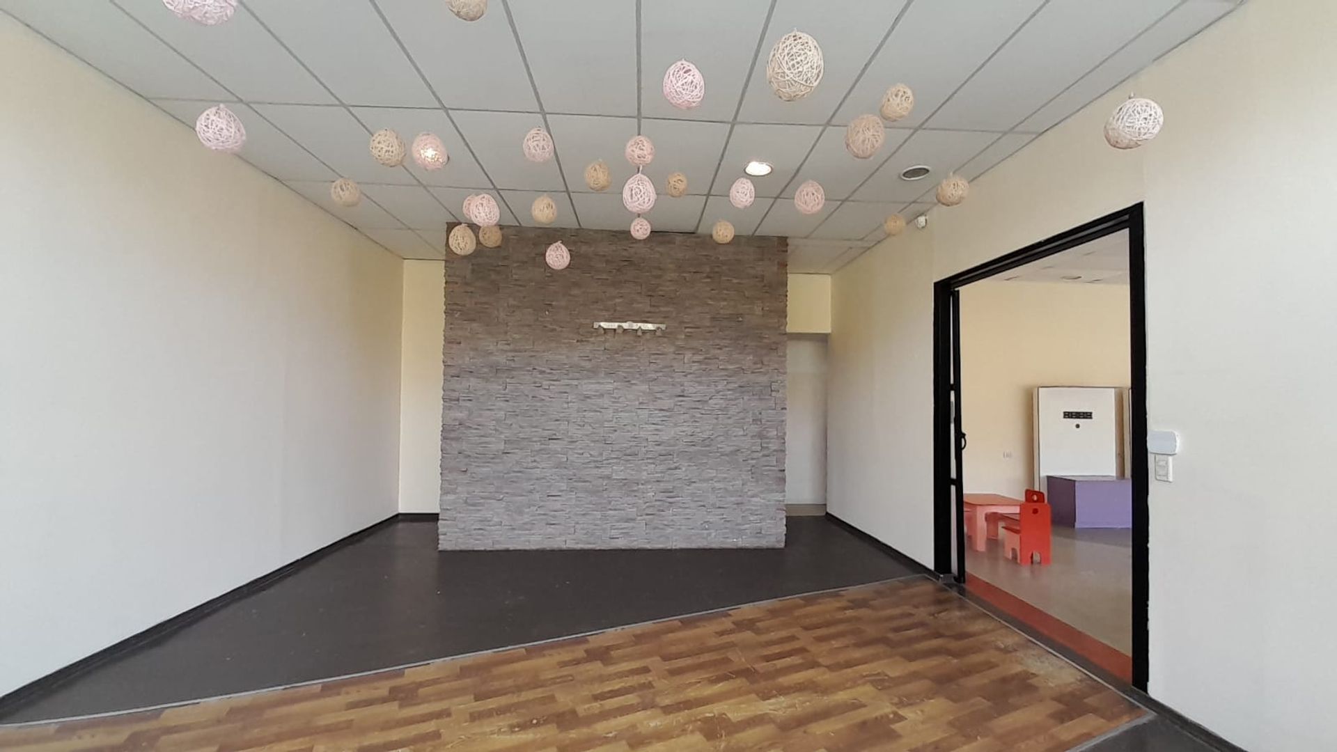 VENTA SALON COMERCIAL, LA HERRADURA, PLOTTIER - 4