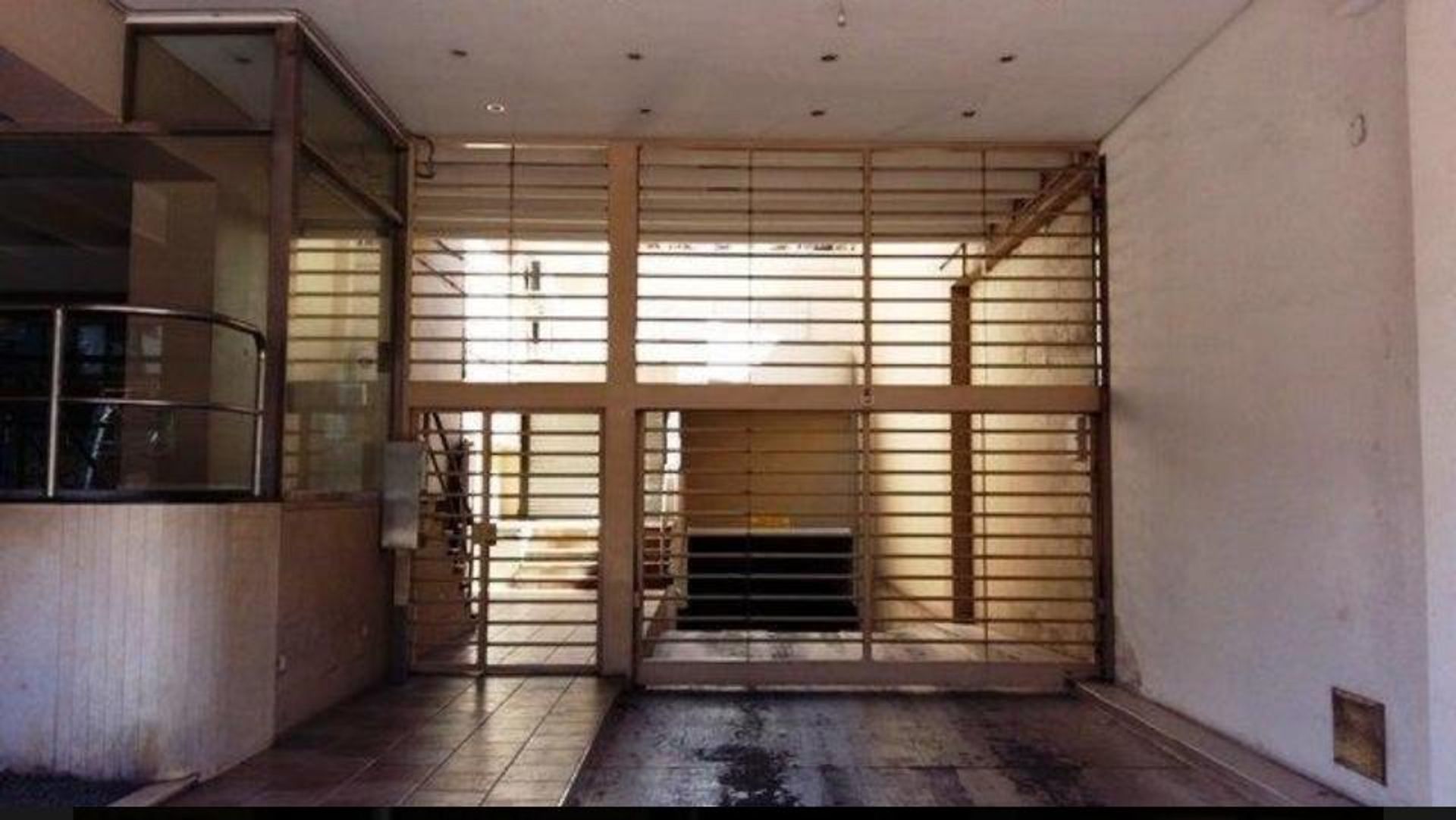 Cochera en Venta Lomas De Zamora en cuotas - 1
