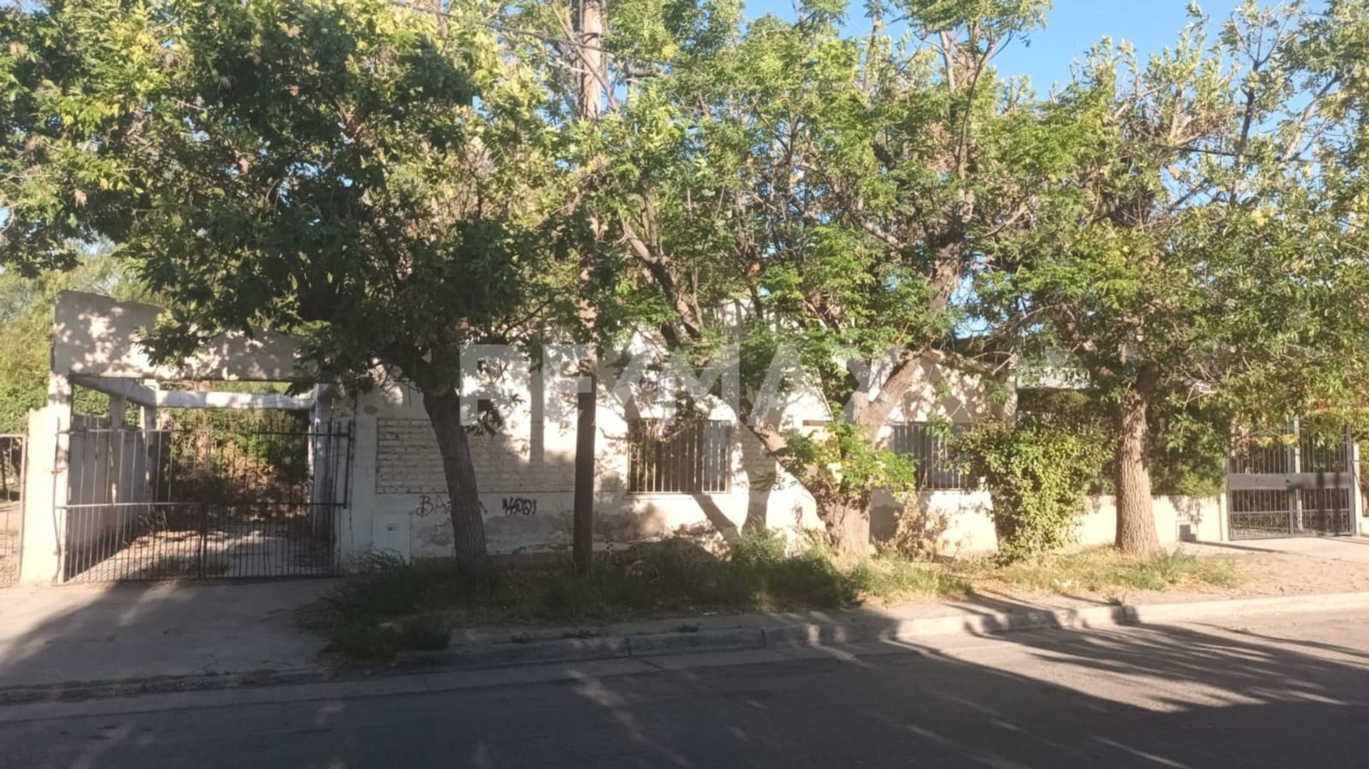 VENTA LOTE APTO DESARROLLO-CASCO VIEJO- CENTENARIO - 2