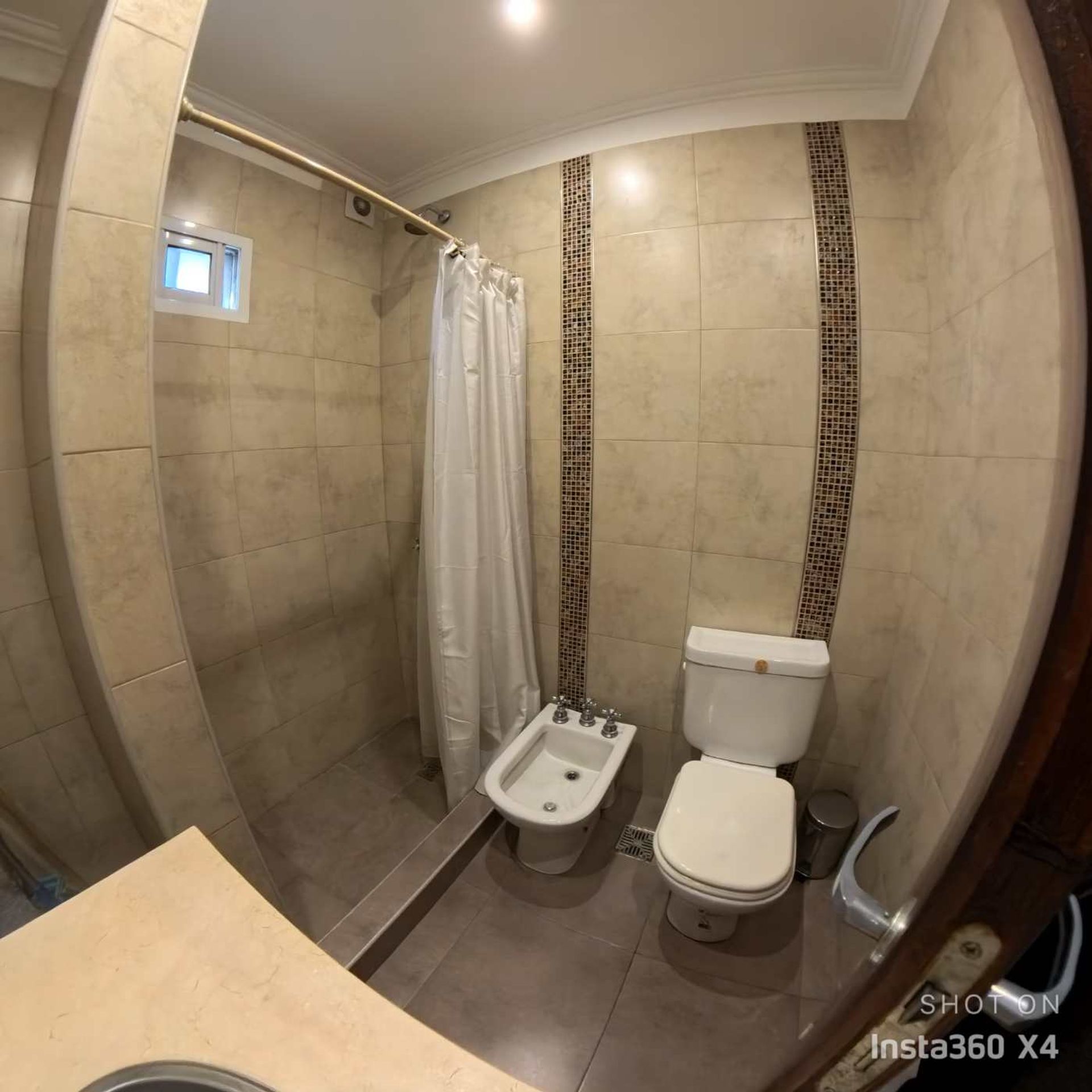 CASA EN VENTA 5 AMBIENTE EN MONTE GRANDE - 13