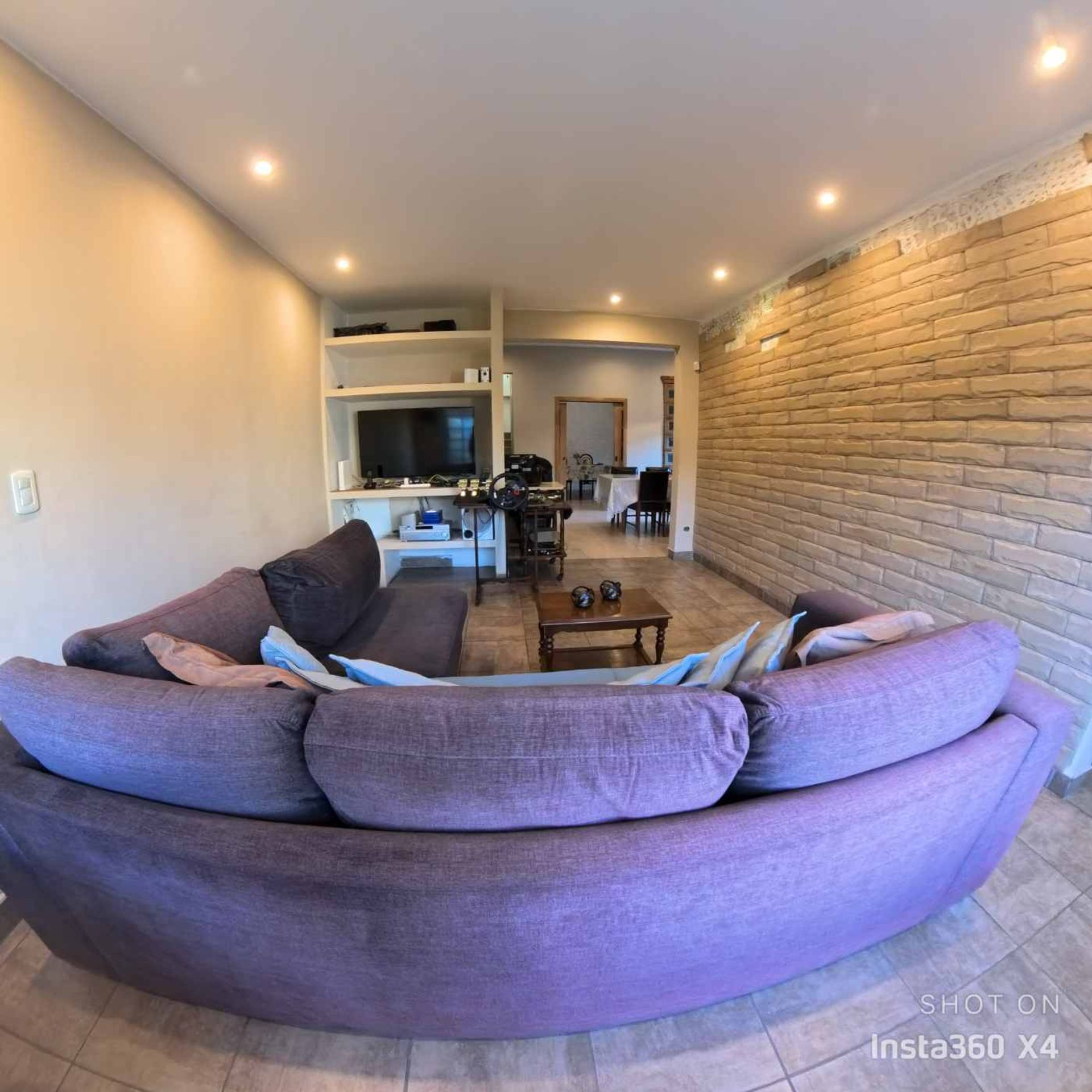 CASA EN VENTA 5 AMBIENTE EN MONTE GRANDE - 2