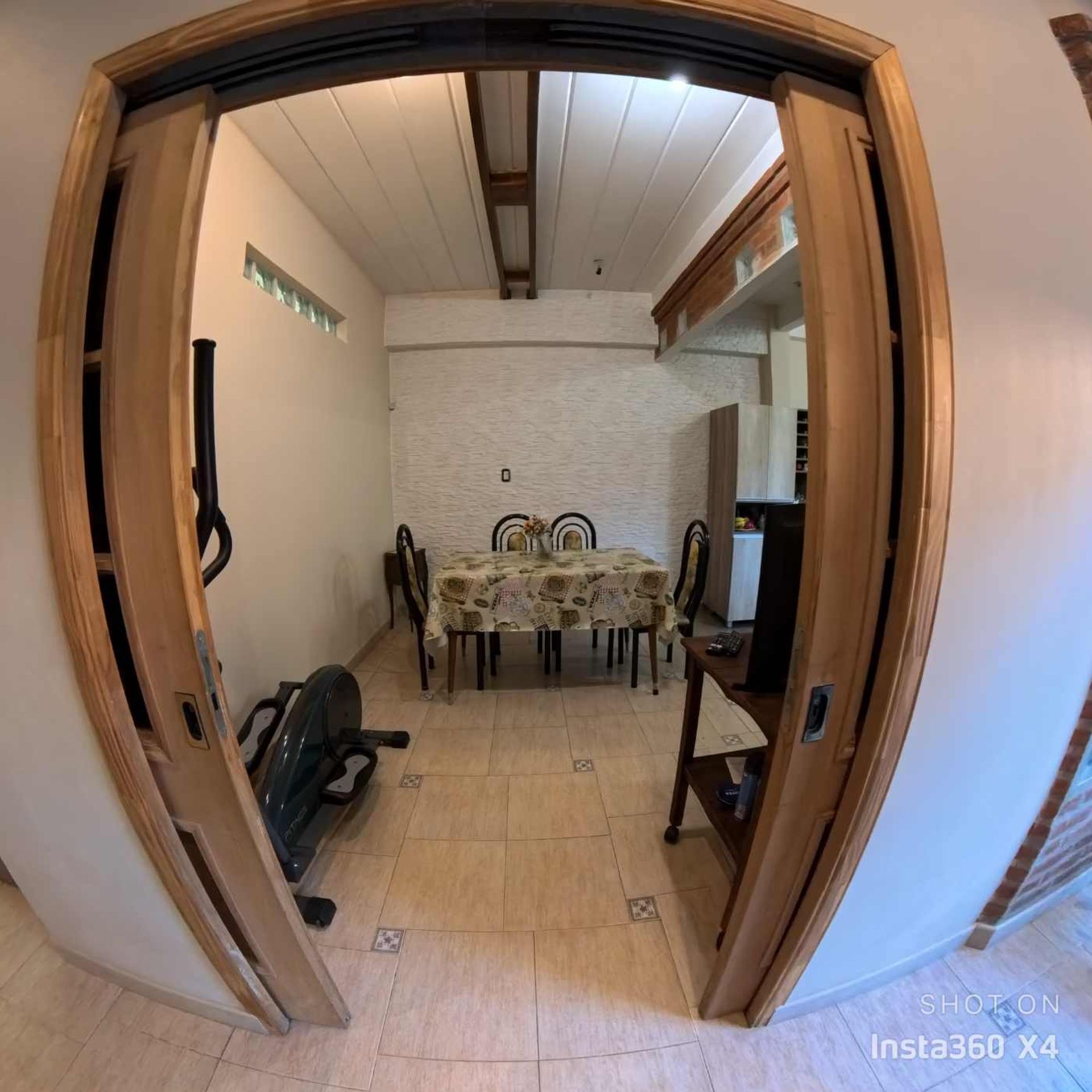 CASA EN VENTA 5 AMBIENTE EN MONTE GRANDE - 8