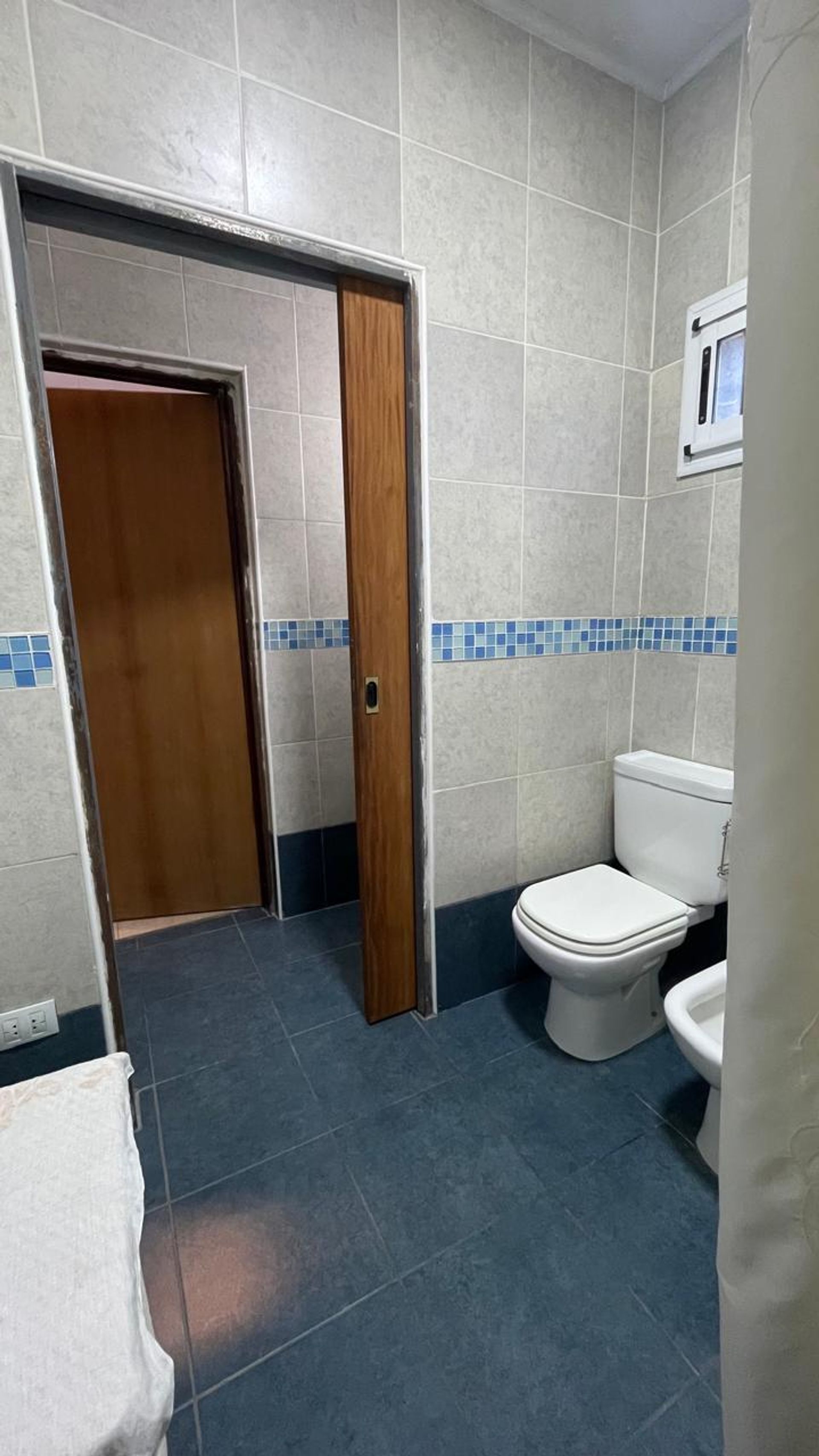CASA EN VENTA 5 AMBIENTE EN MONTE GRANDE - 16