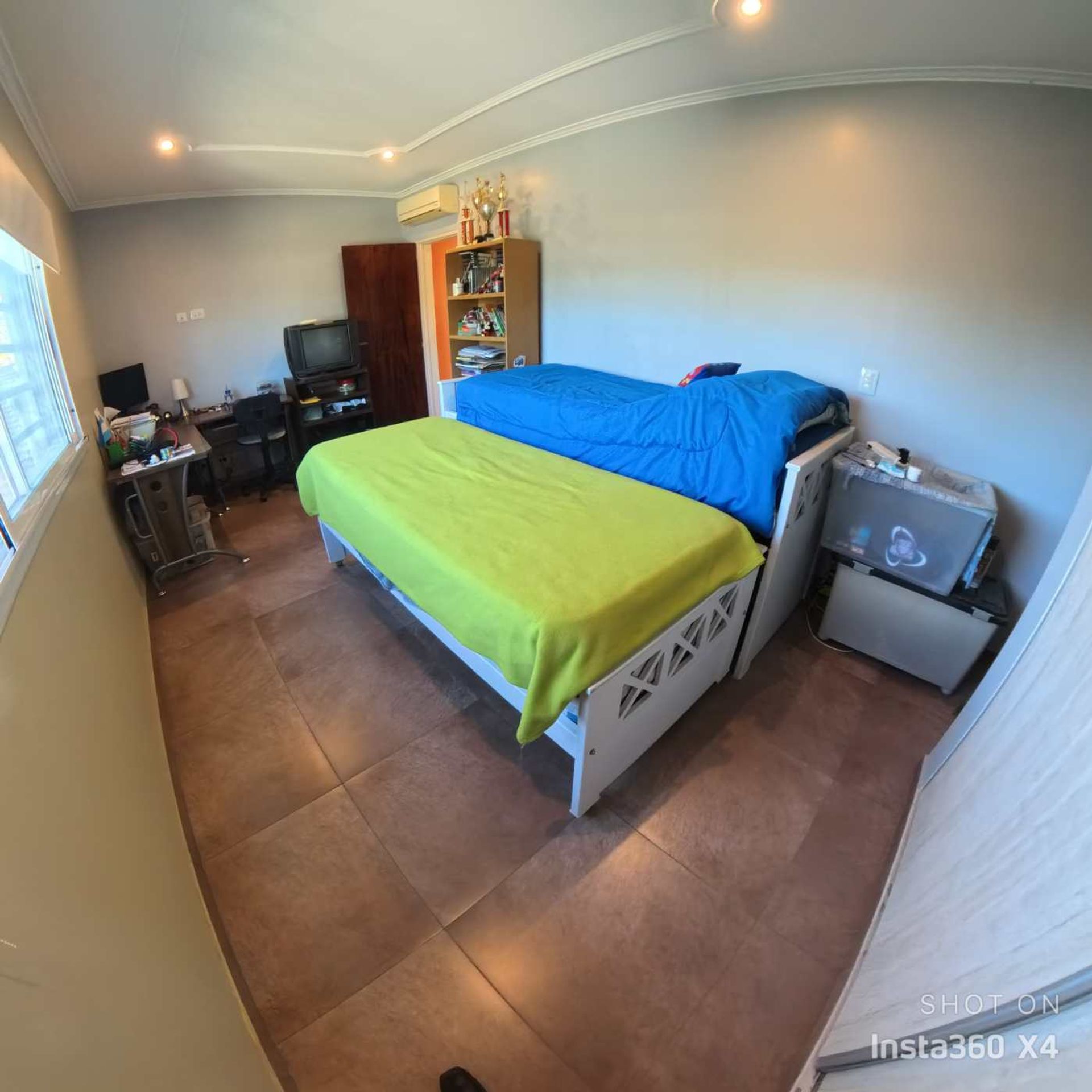 CASA EN VENTA 5 AMBIENTE EN MONTE GRANDE - 15