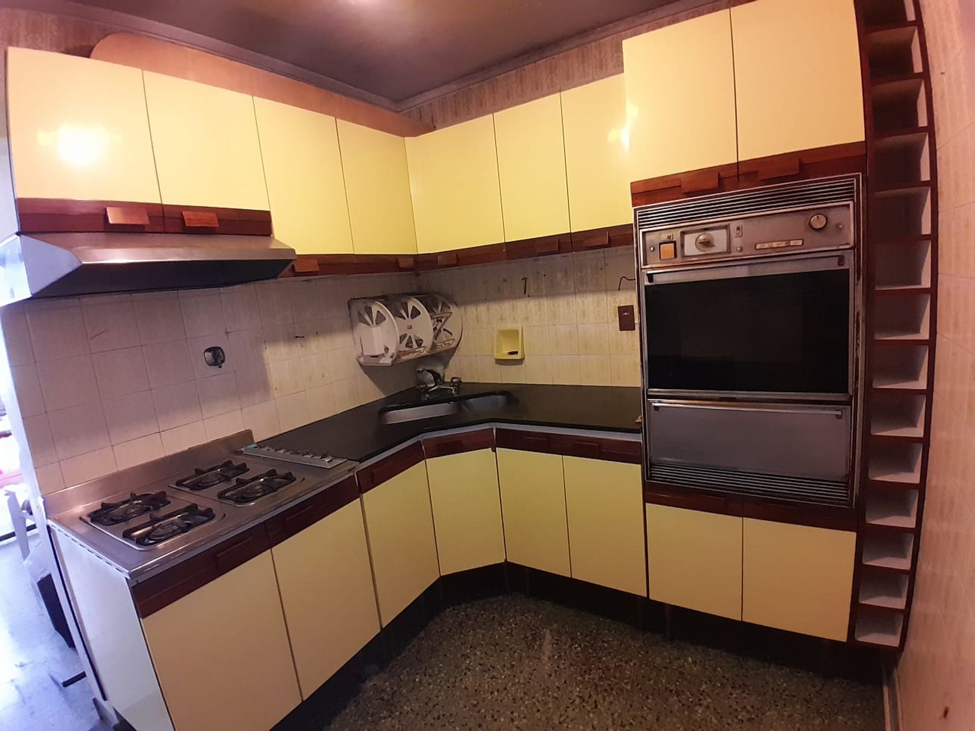 VENTA DEPOSITO Y CASA DE 6 AMBIENTES EN POMPEYA - 14