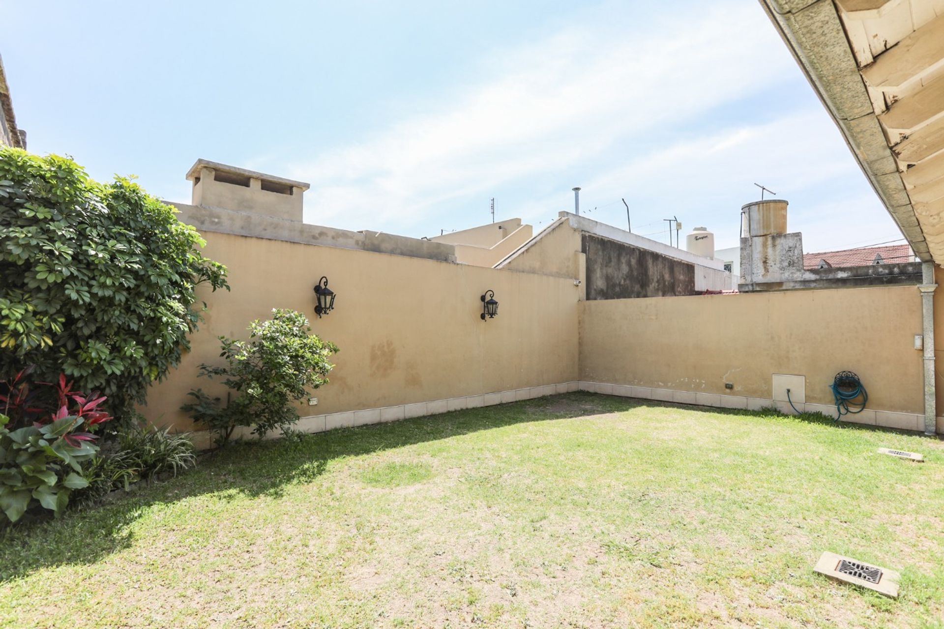 VENTA CASA CON PAT&Iacute;O - 19