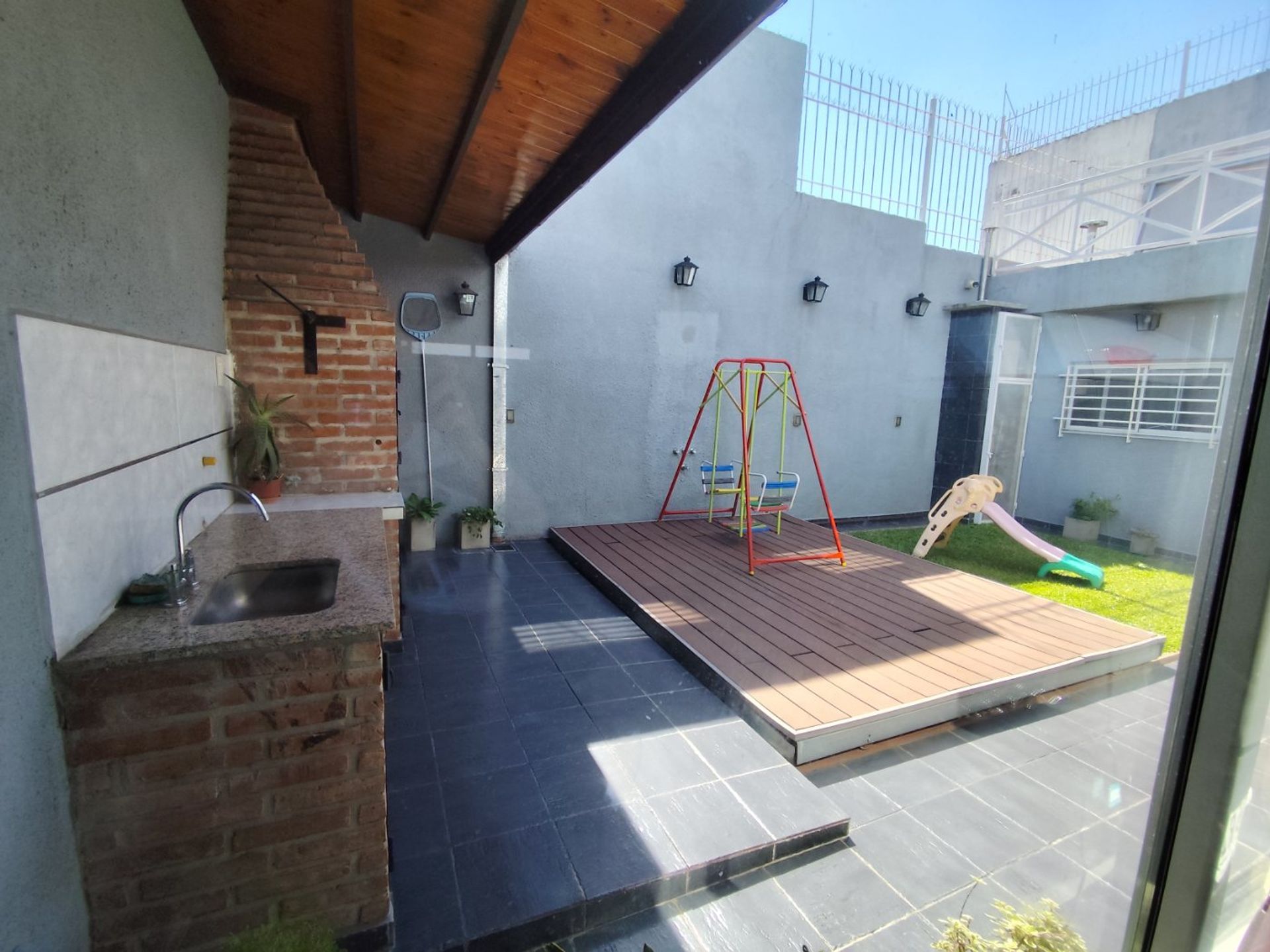 CASA VENTA EL PALOMAR MORON PILETA PATIO COCHERAS - 9