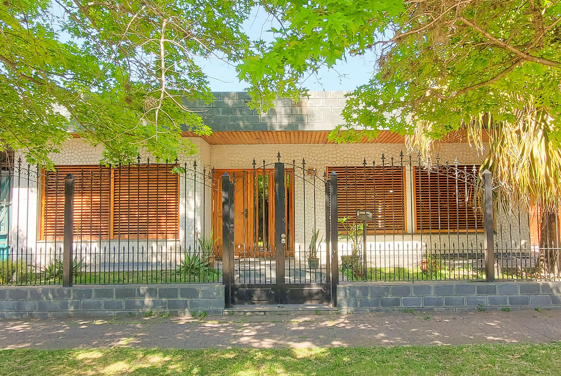 Chalet amplio con parque en Longchamps - 2