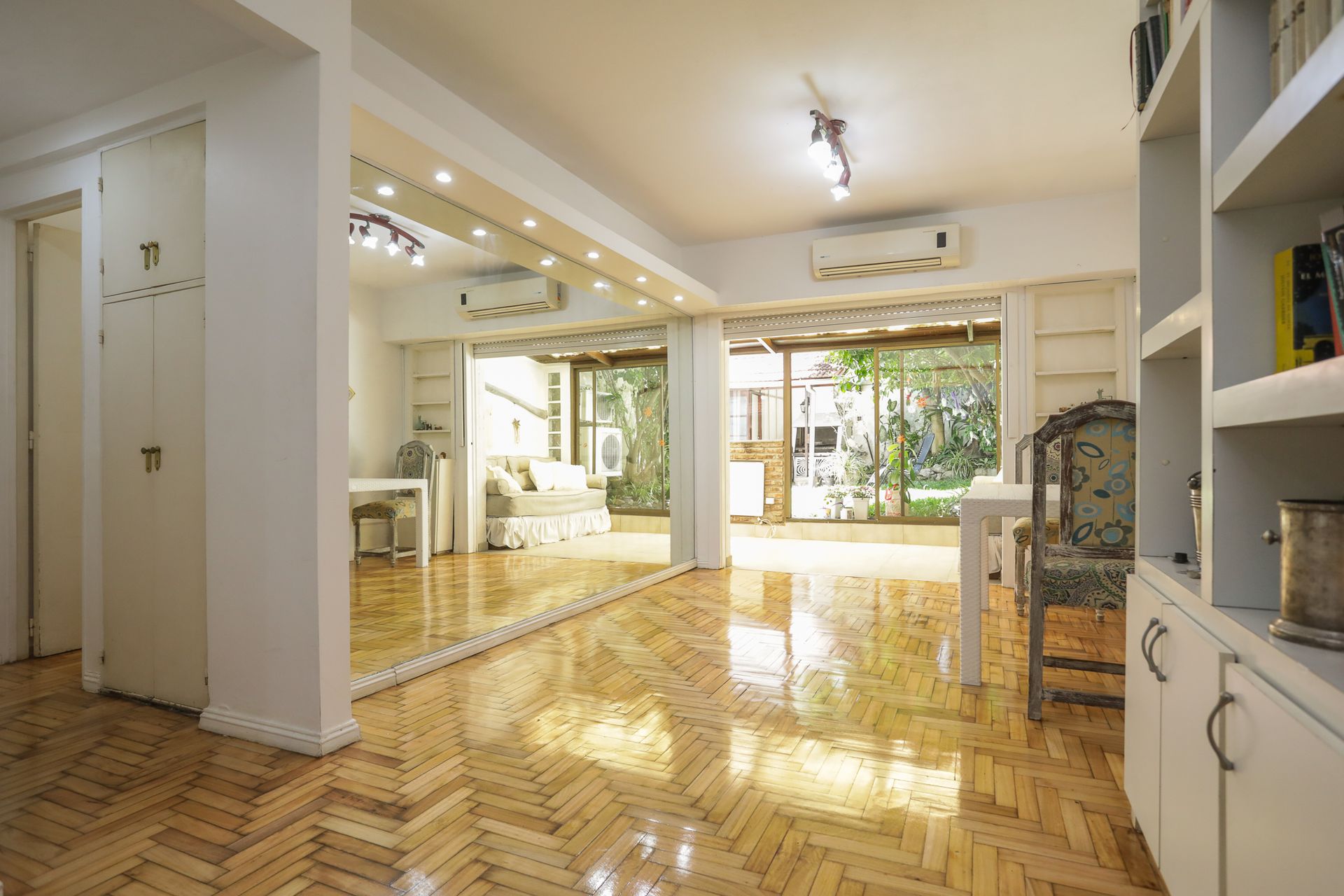 Venta departamento 4 ambientes/pileta propia. - 2