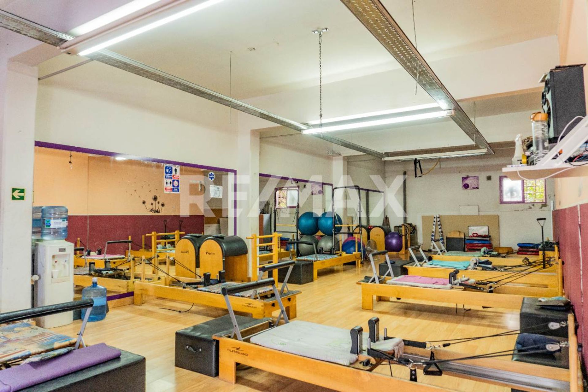 CASA Y SAL&Oacute;N COMERCIAL EN VENTA — foto 4