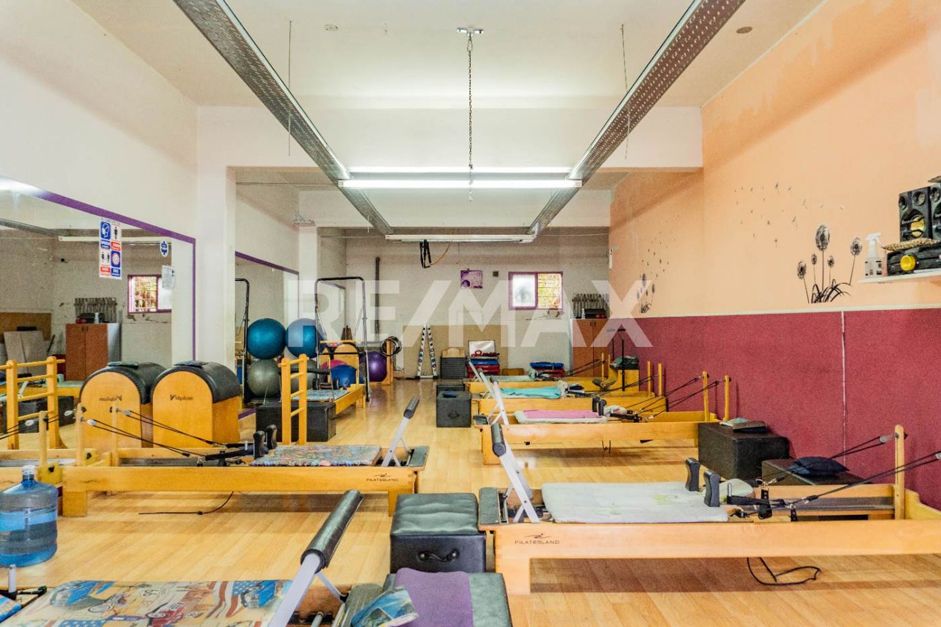 CASA Y SAL&Oacute;N COMERCIAL EN VENTA — foto 3