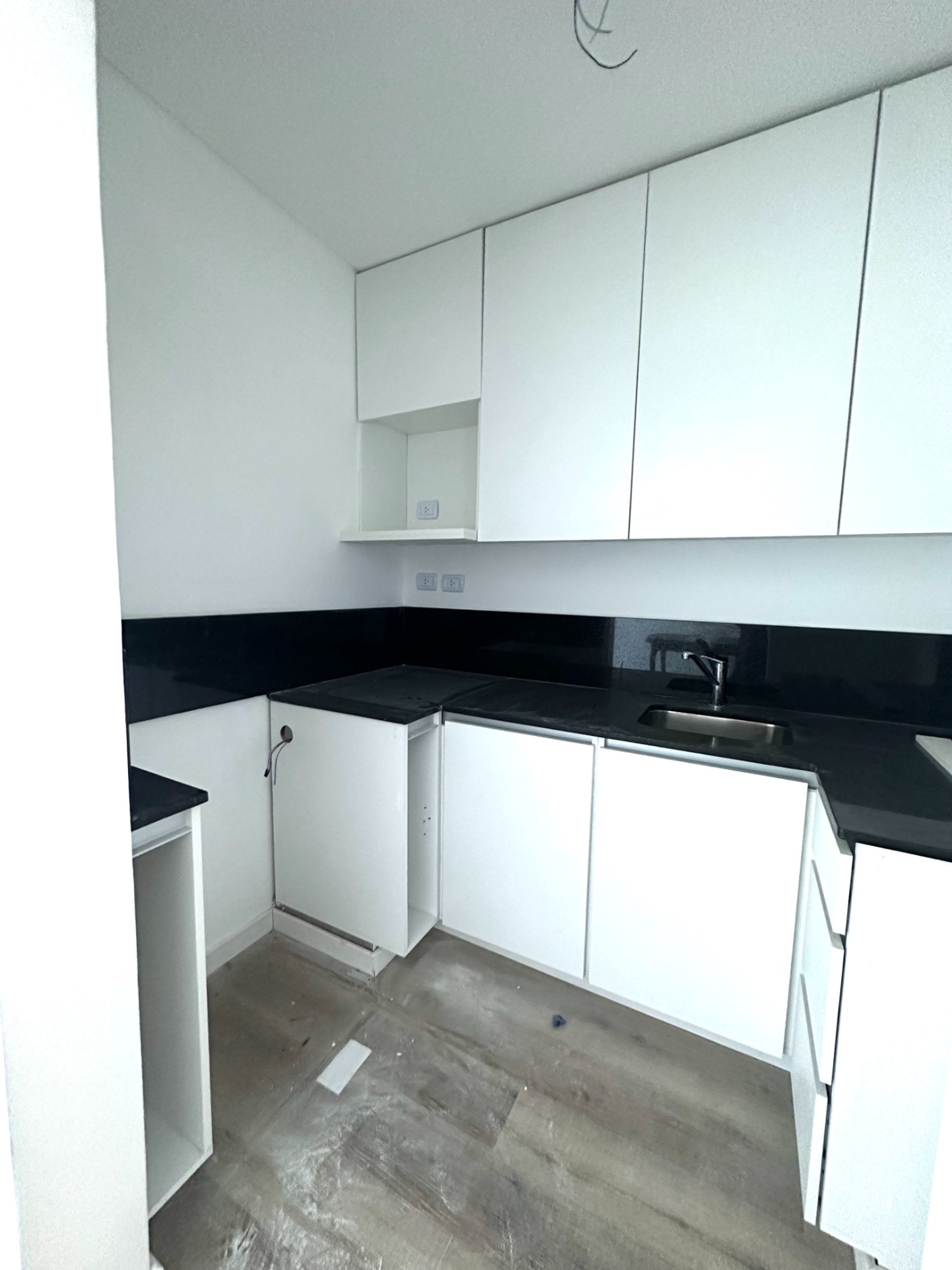 VENTA DUPLEX 2AMB CON JARDIN Y PARRILLA. AMENITIES — foto 4