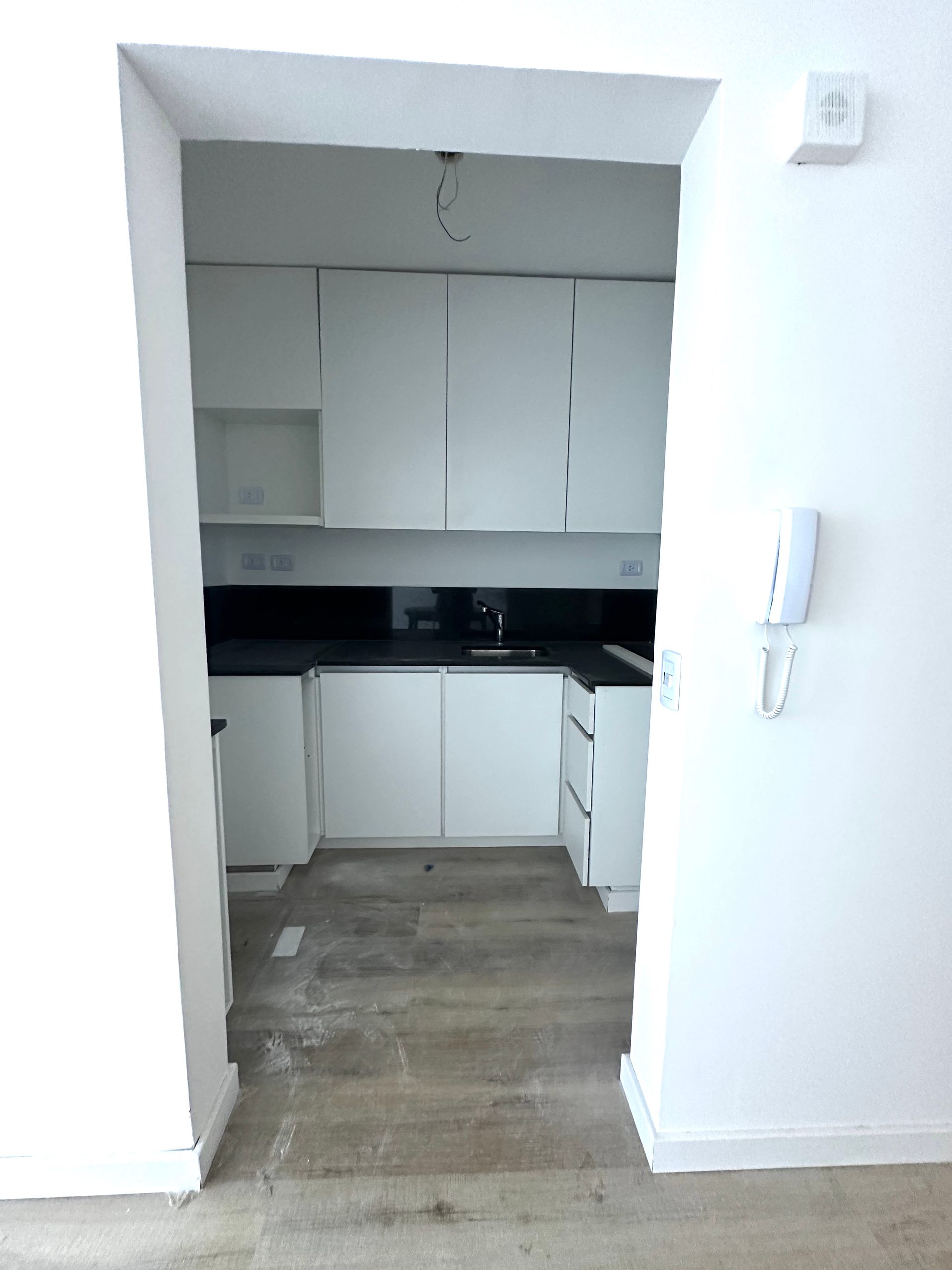 VENTA DUPLEX 2AMB CON JARDIN Y PARRILLA. AMENITIES — foto 6
