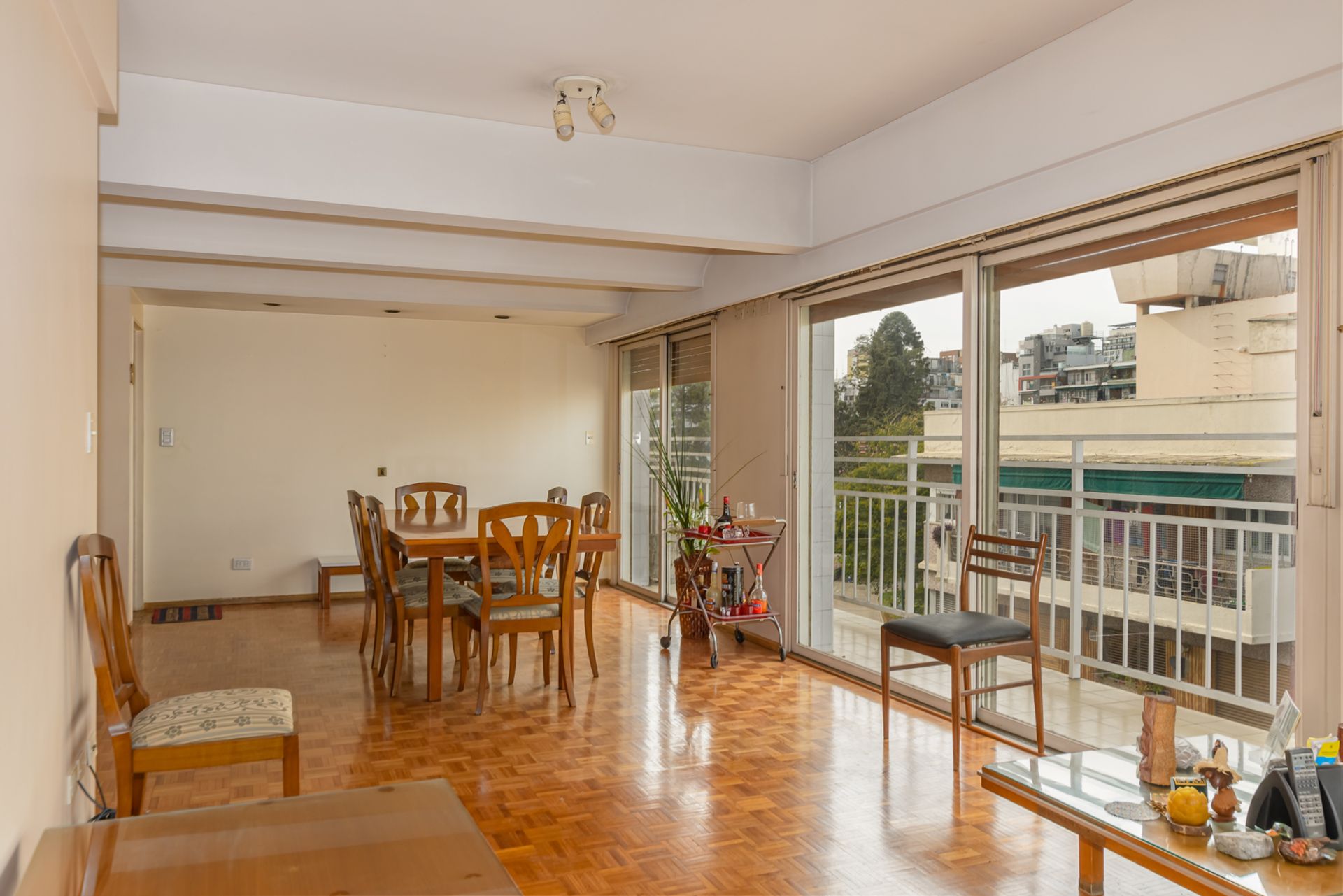 DEPARTAMENTO DE 6 AMBIENTES EN VENTA CAMACUA 500 - 3
