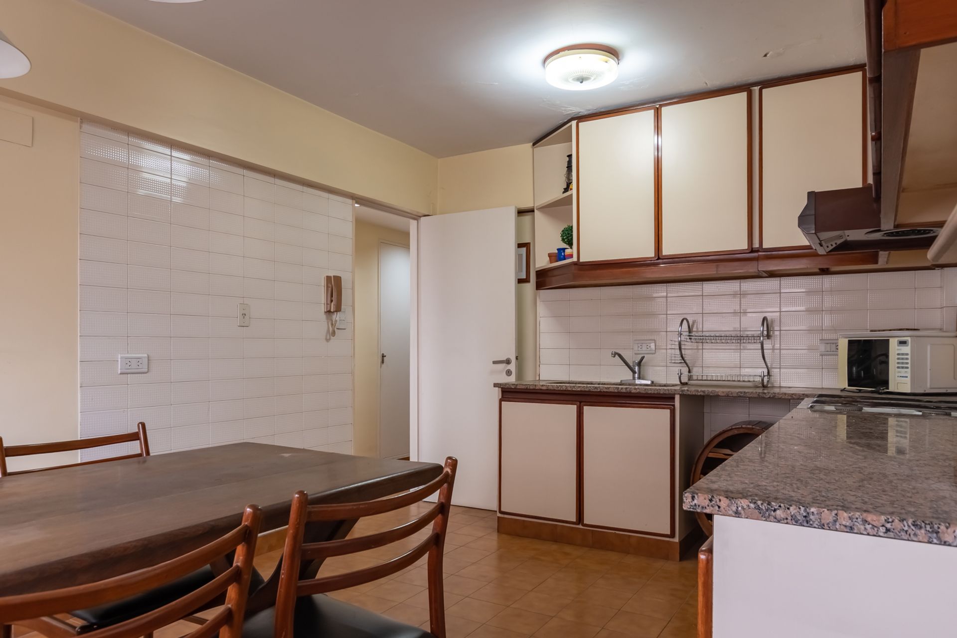 DEPARTAMENTO DE 6 AMBIENTES EN VENTA CAMACUA 500 - 15