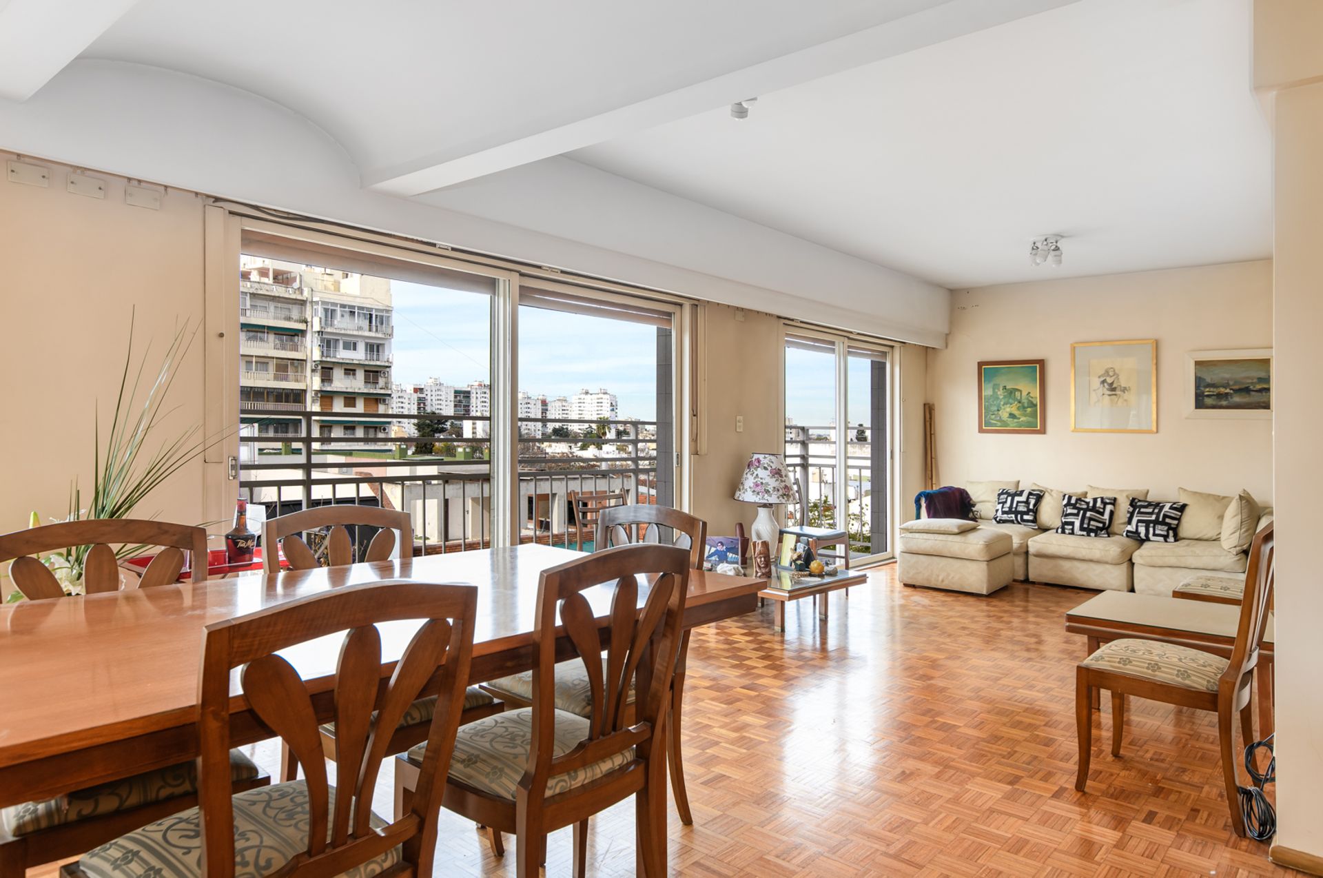 DEPARTAMENTO DE 6 AMBIENTES EN VENTA CAMACUA 500 - 4
