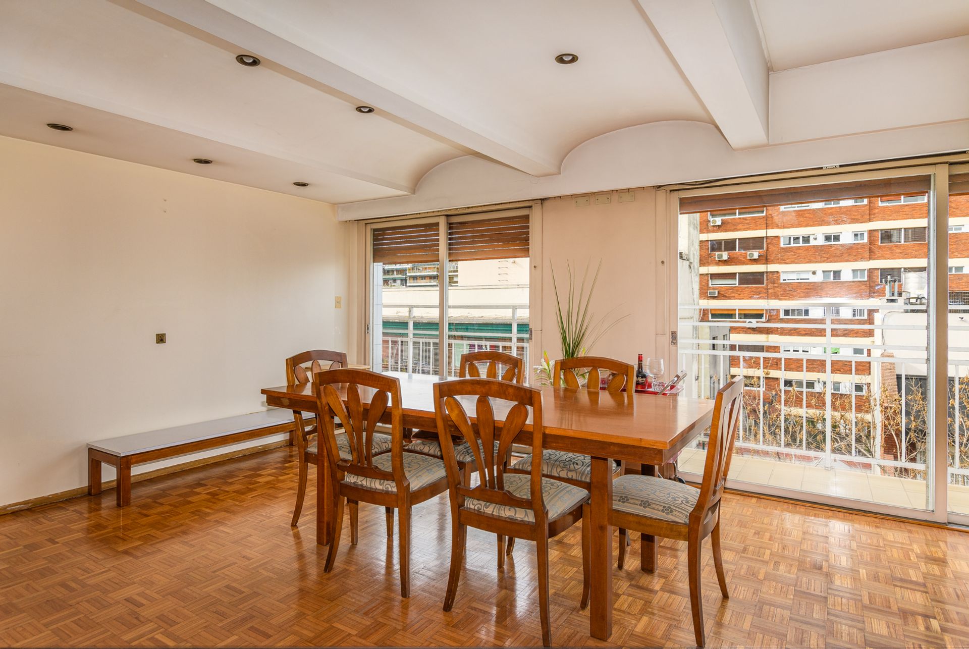 DEPARTAMENTO DE 6 AMBIENTES EN VENTA CAMACUA 500 - 6
