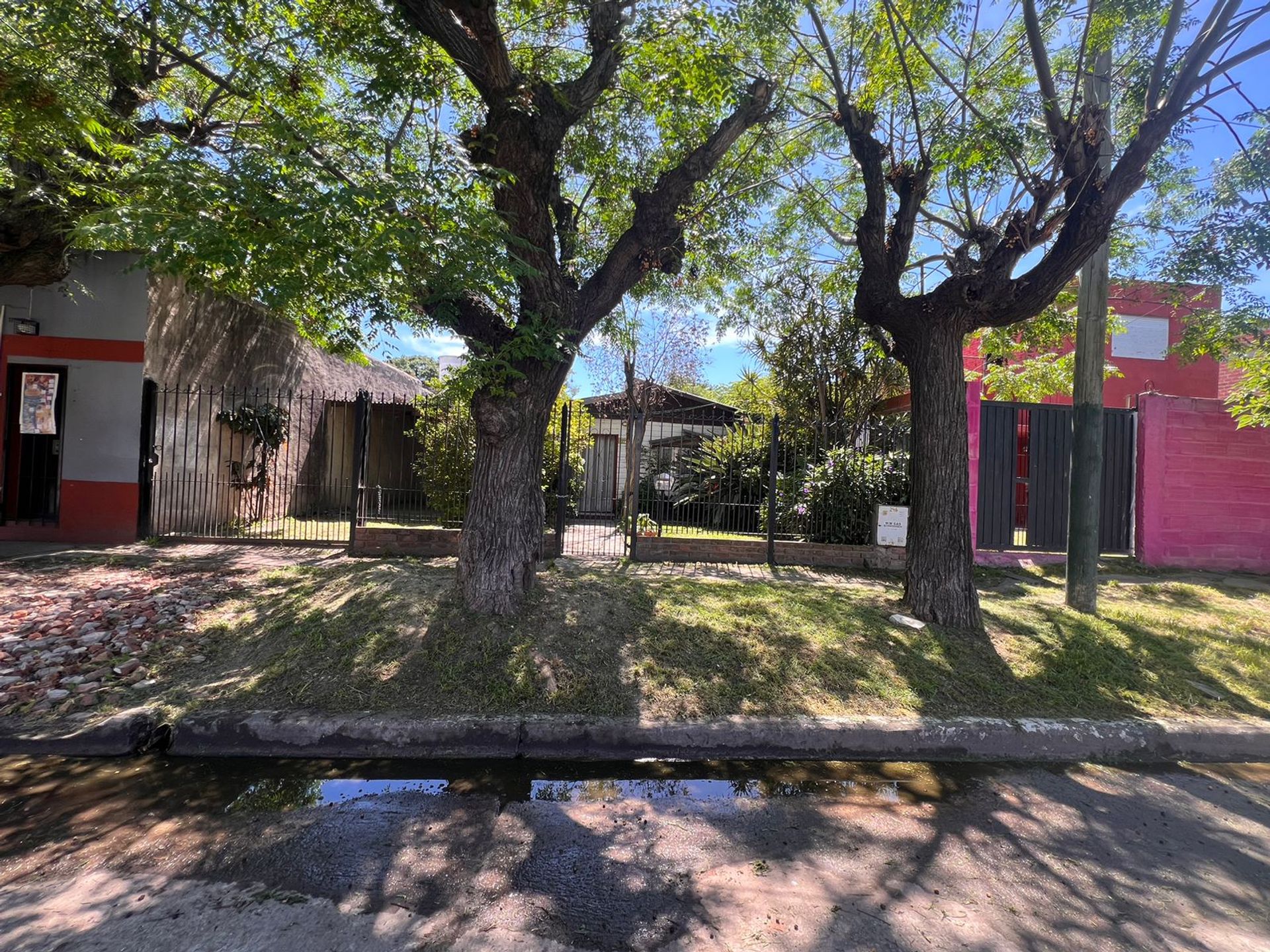 VENTA CASA PROPIEDAD A RECICLAR - 2