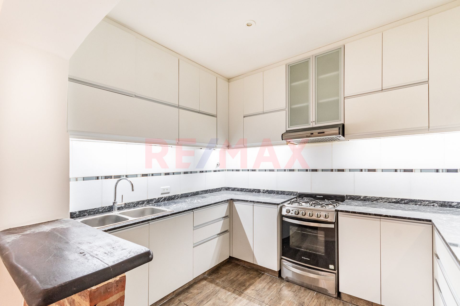 VENTA PH 4 AMB. + TERRAZA + COCHERA - MONTE CASTRO - 6