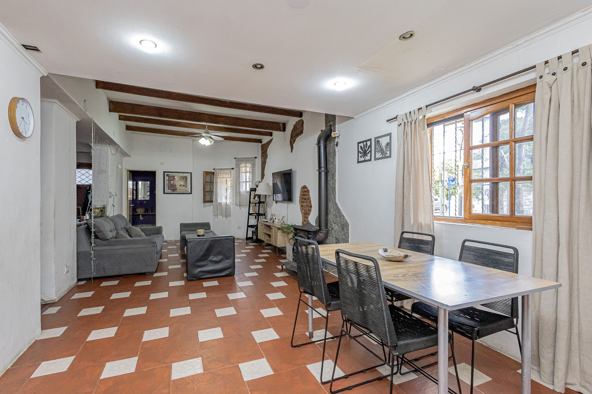 Venta -Casa 6 Amb. C/ Cochera - San Justo.