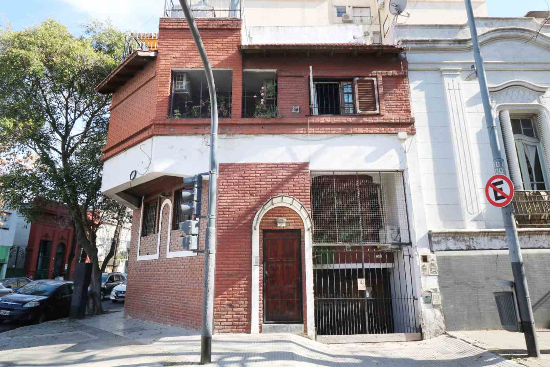 VENTA CASA TRIPLEX 4 AMB /TERRAZA /PARRILLA FLORES - 1