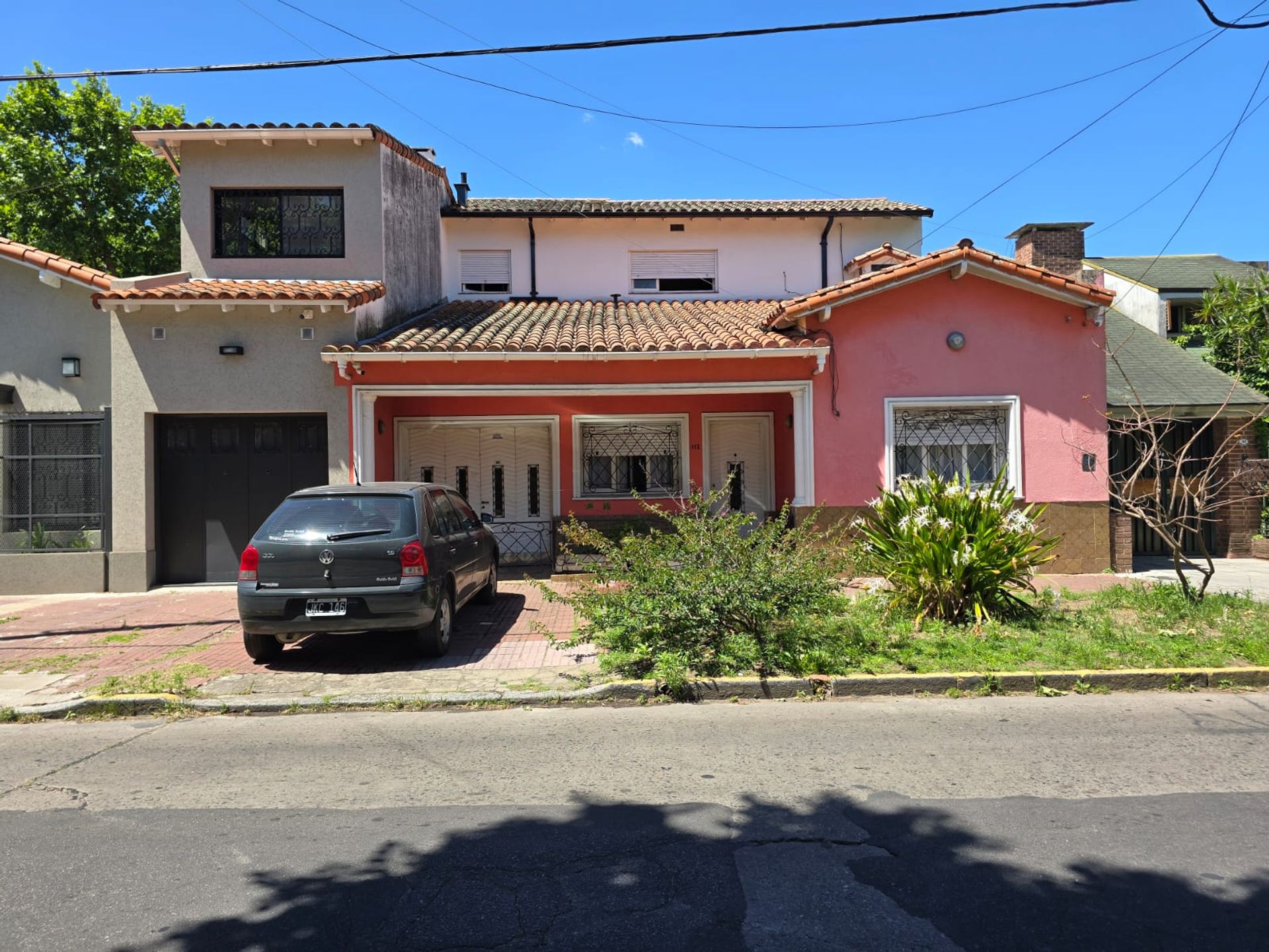 VENTA CASA 5 AMBIENTES CON COCHERA TEMPERLEY - 2