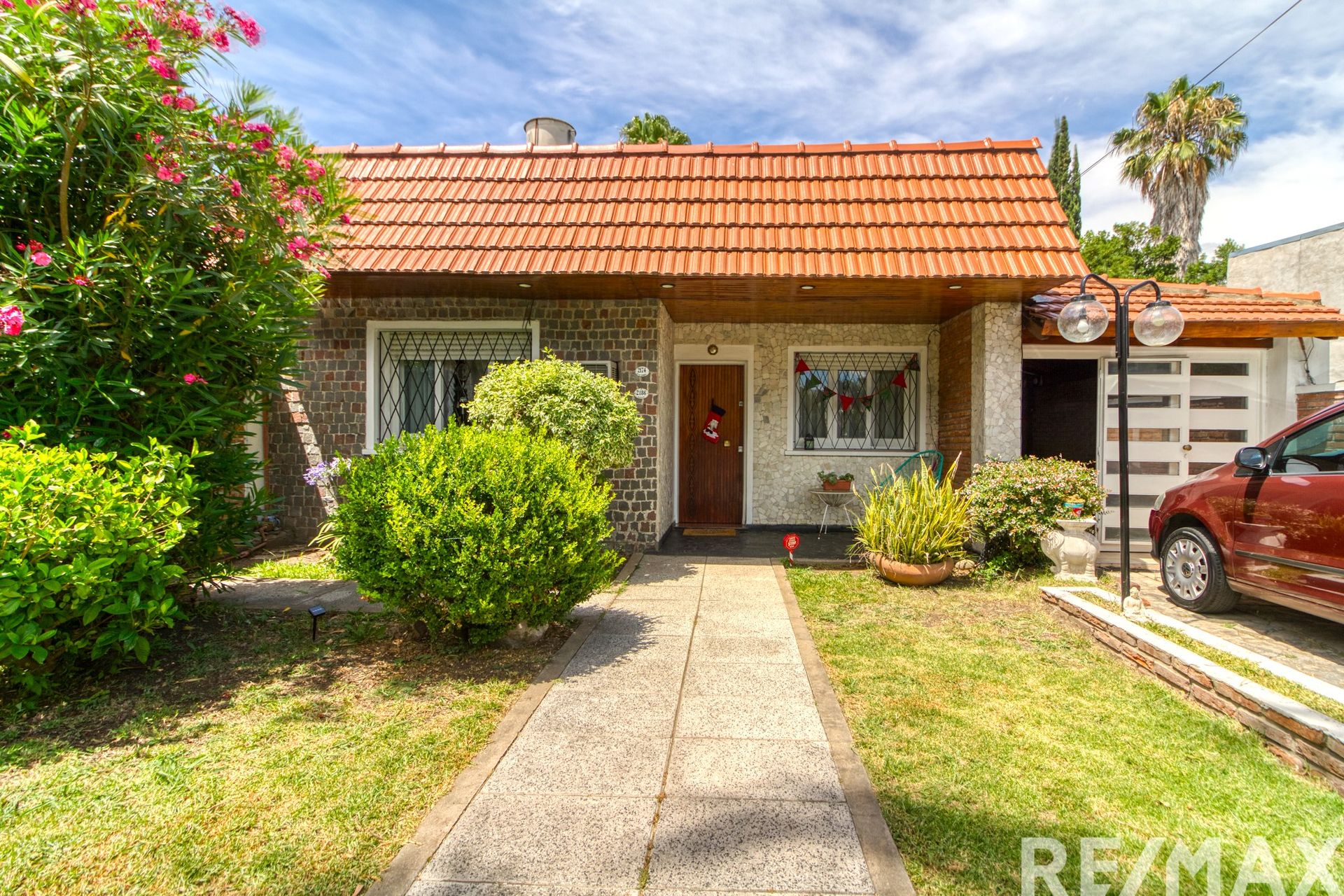 VENTA CASA CASTELAR NORTE 6 AMBIENTES - 12