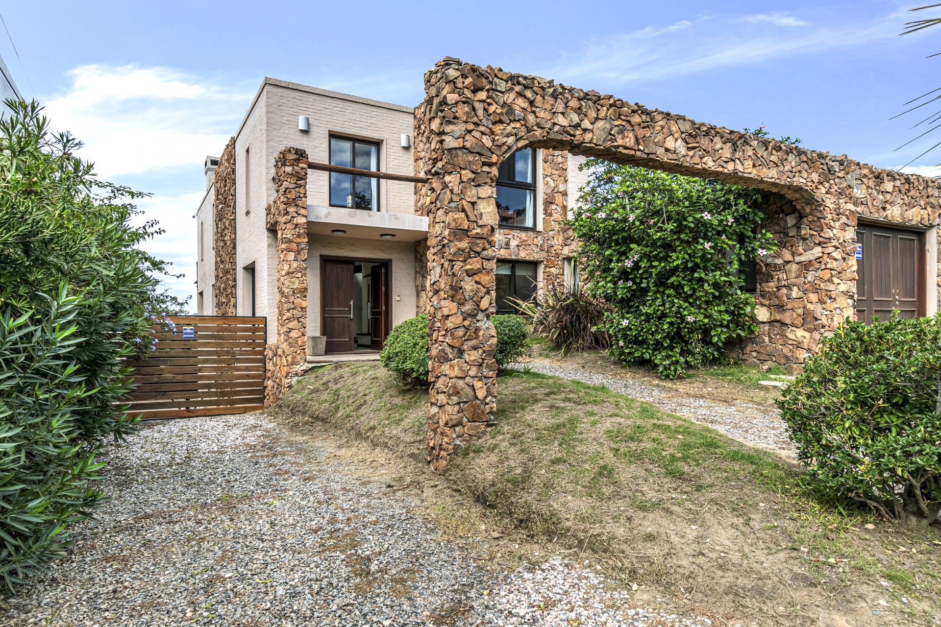 Casa Venta o Alquiler en Punta del Este Montoya, Maldonado. Maldonado de 5 Dormitorios