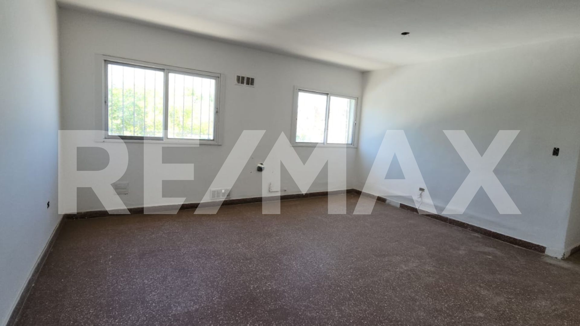 ALQUILER COMERCIAL LOCAL GALPON Y OFICINAS - 20