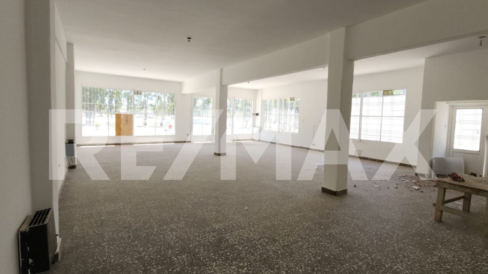 ALQUILER COMERCIAL LOCAL GALPON Y OFICINAS - 2