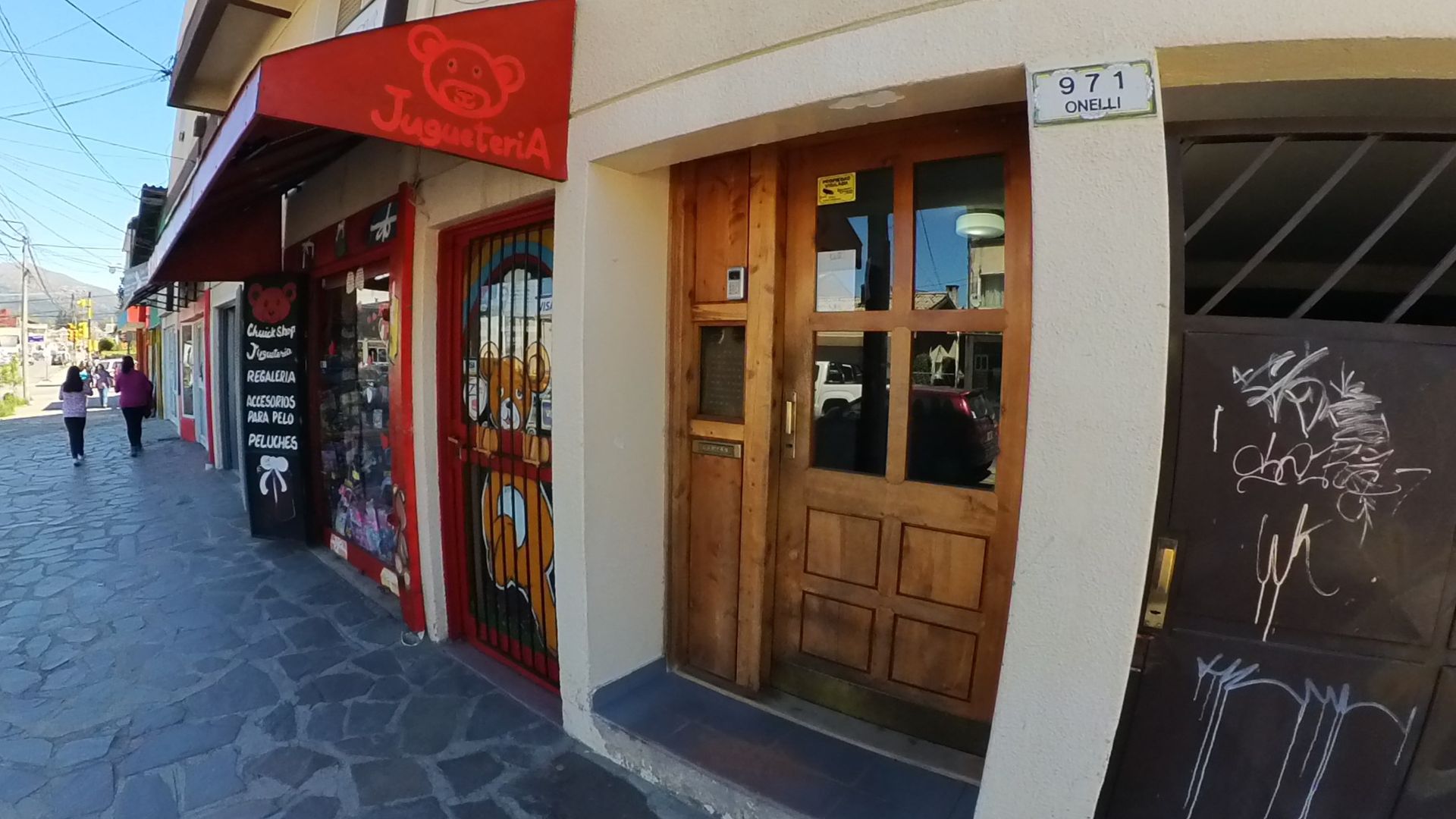Departamento de 3 dormitorios sobre calle Onelli - 2