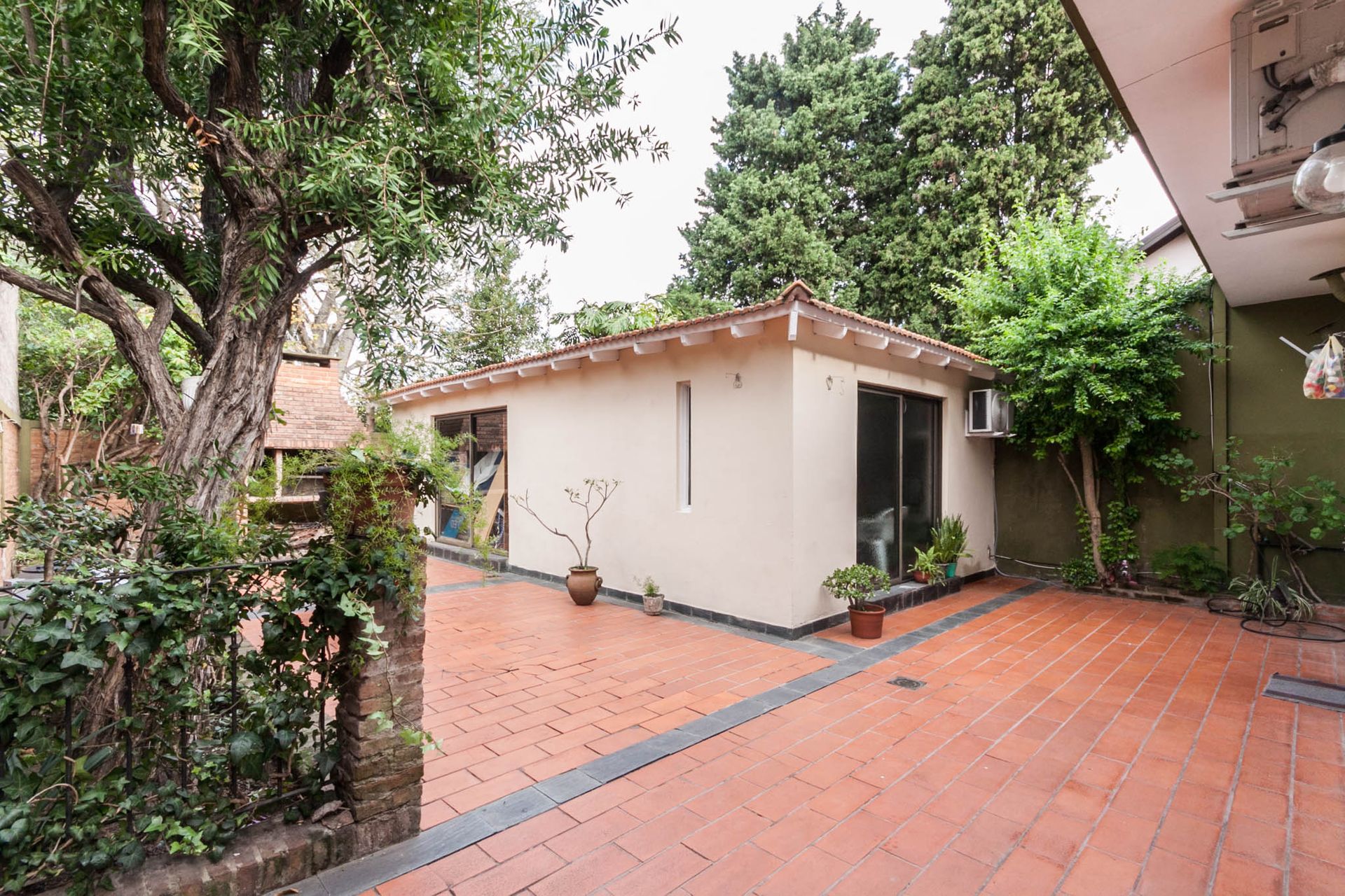 VENTA CASA 5 AMBIENTES COCHERA QUINCHO ADROGUE - 18
