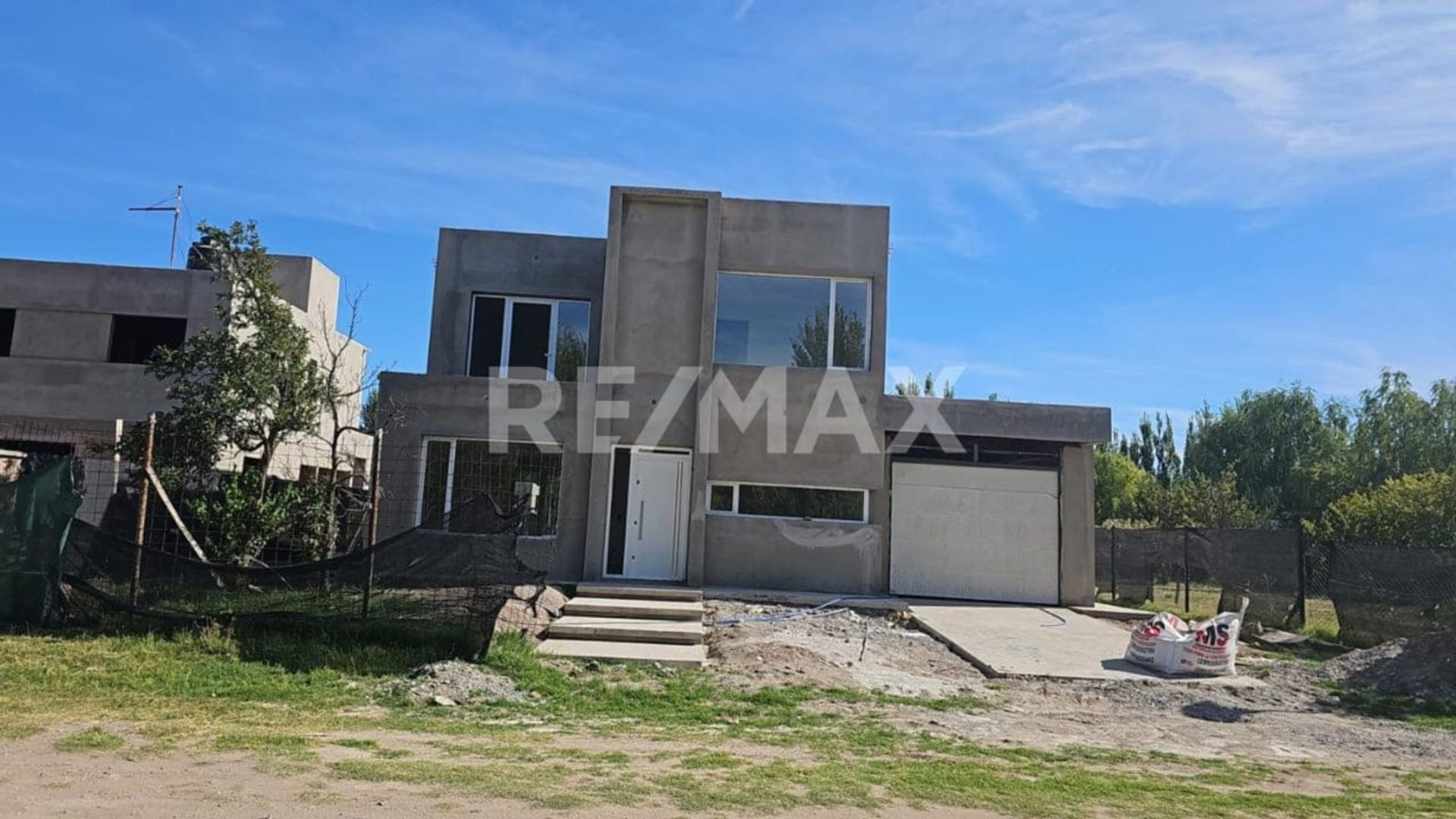 VENTA CASA 4 DORM. A TERMINAR CON PISCINA - 3