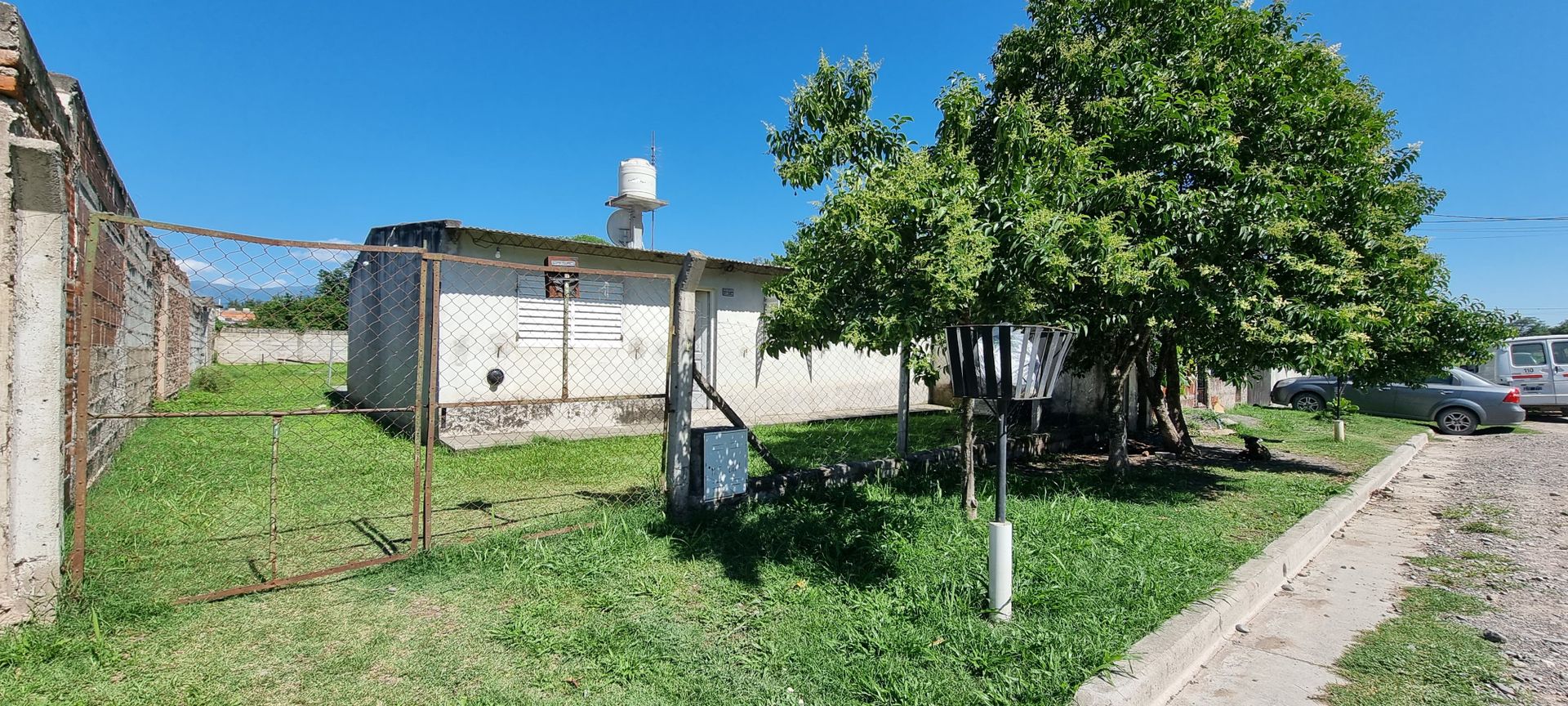CASA 3 DORMITORIOS VENTA BARRIO LOS ALAMOS — foto 3