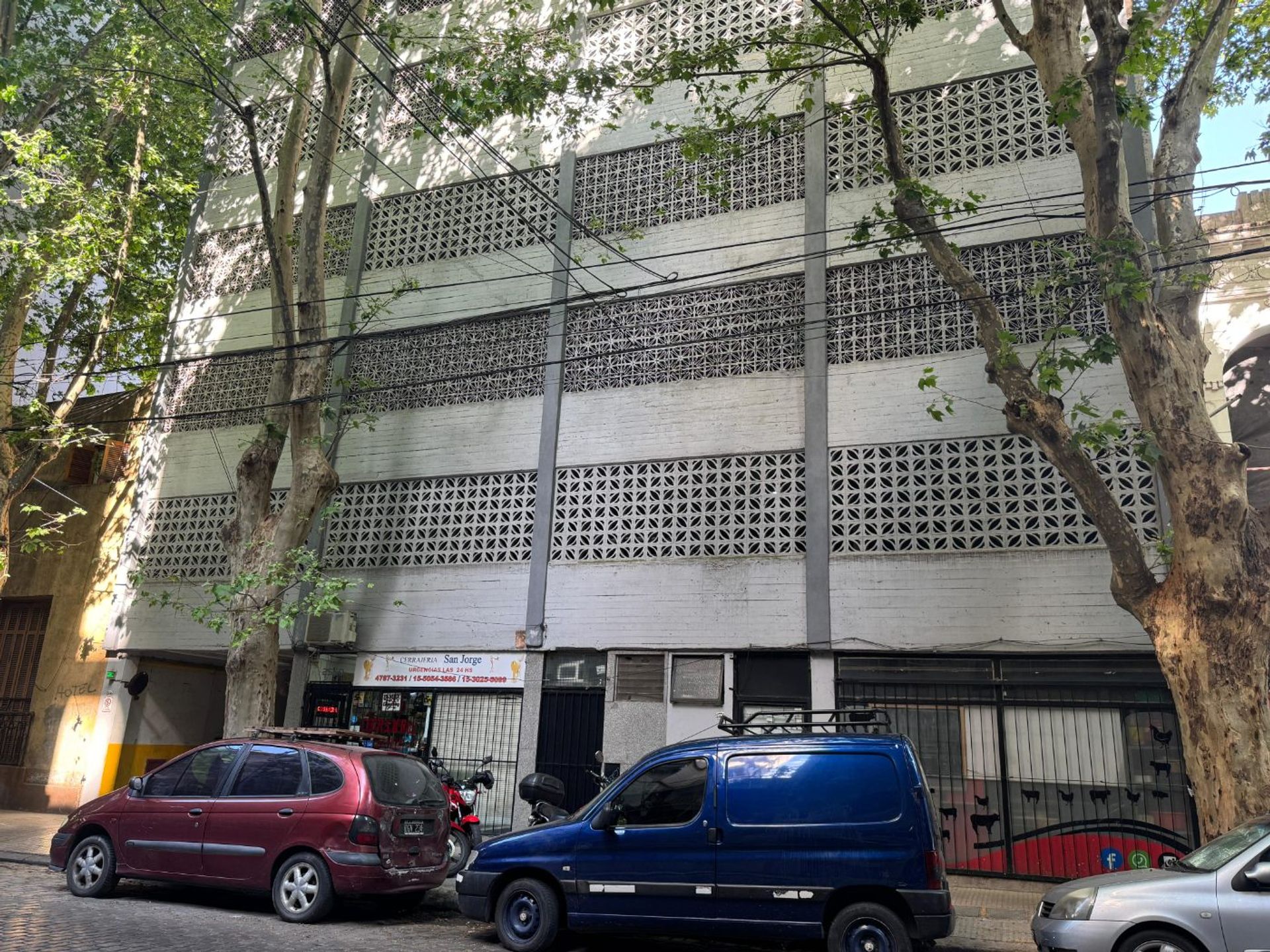 VENTA COCHERA EN EDIFICIO COCHERAS EN COLEGIALES - 2