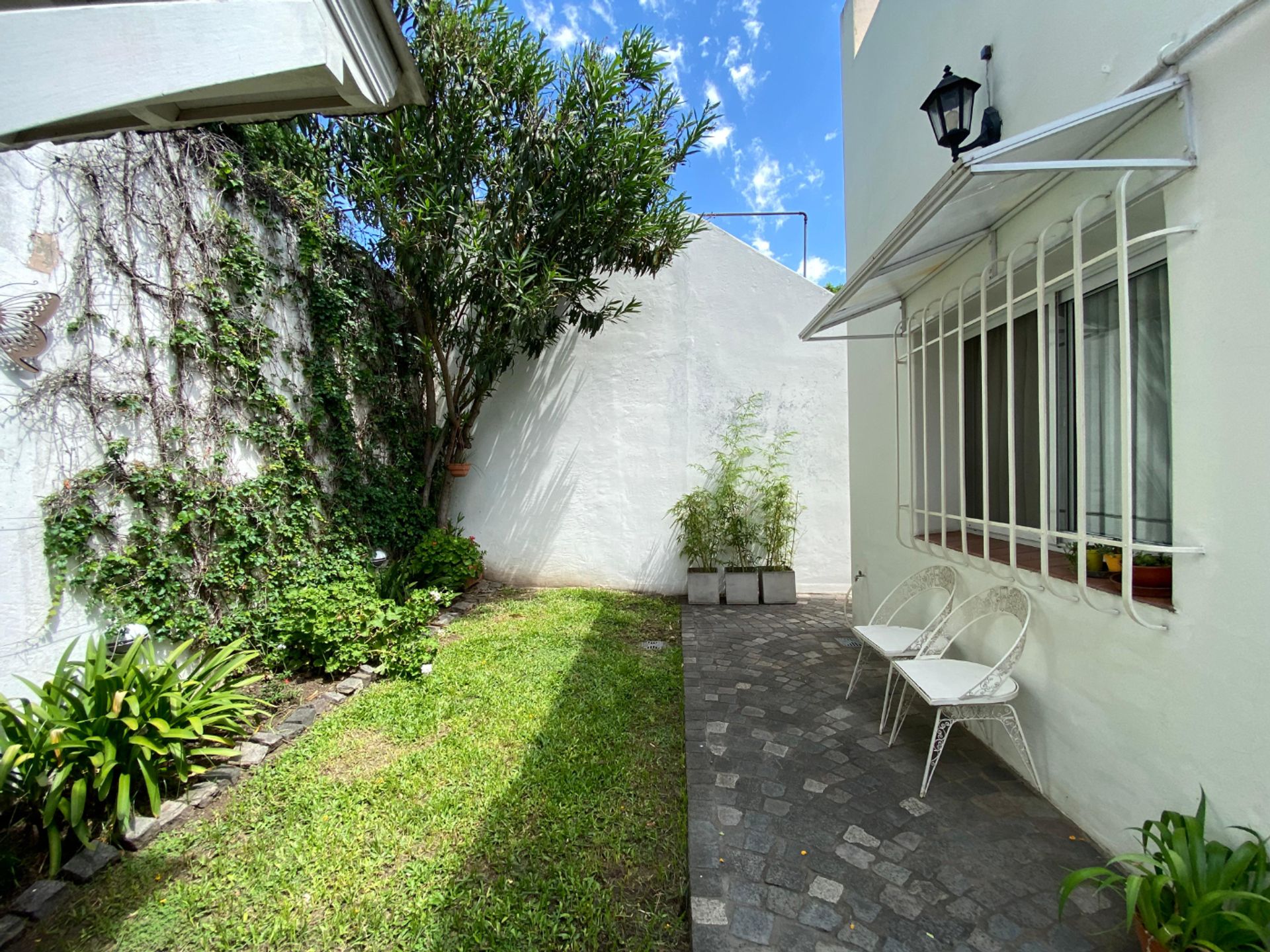 CASA 4 AMBIENTES VENTA MOR&Oacute;N QUINCHO COCHERA - 14