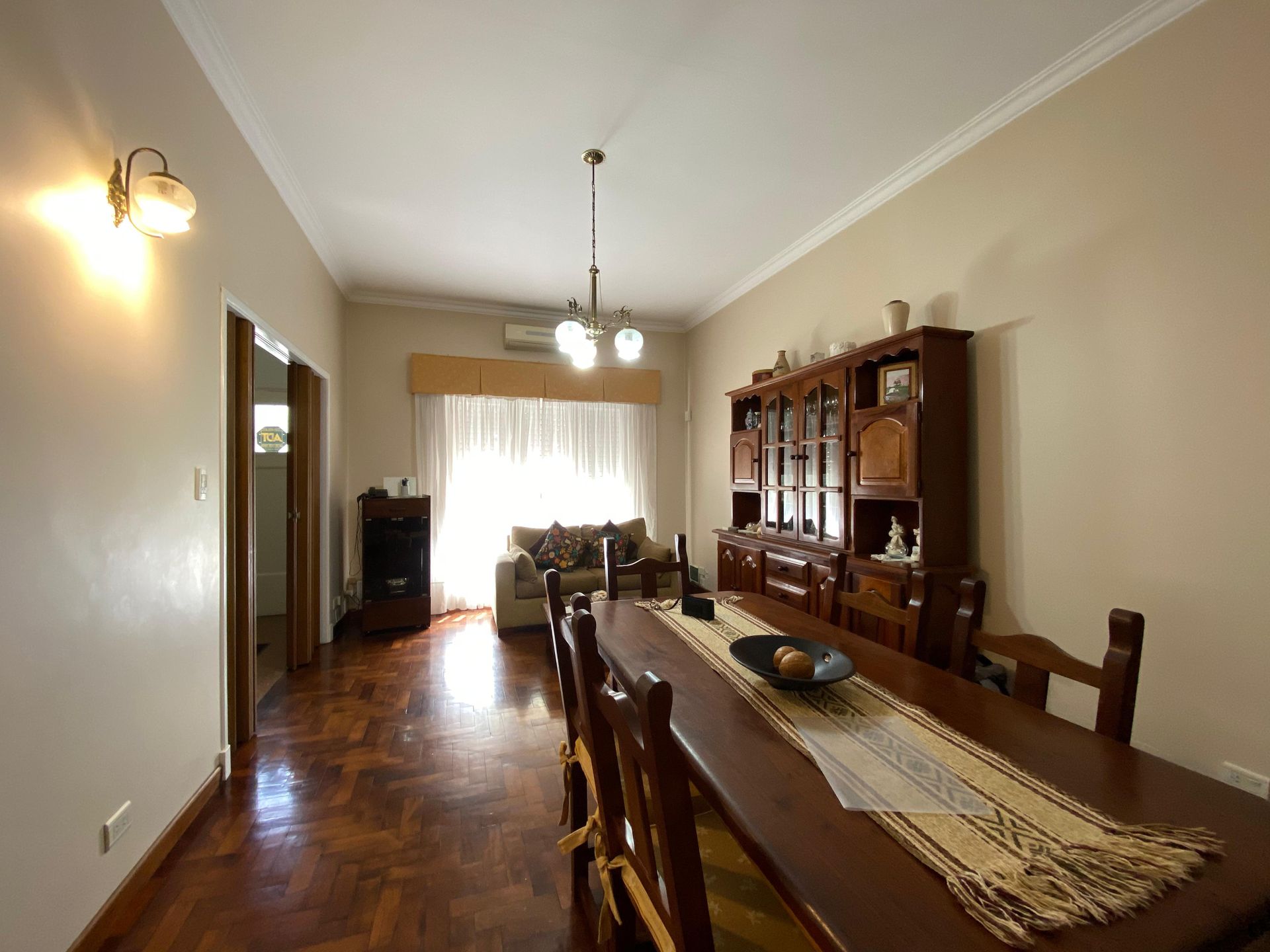CASA 4 AMBIENTES VENTA MOR&Oacute;N QUINCHO COCHERA - 7