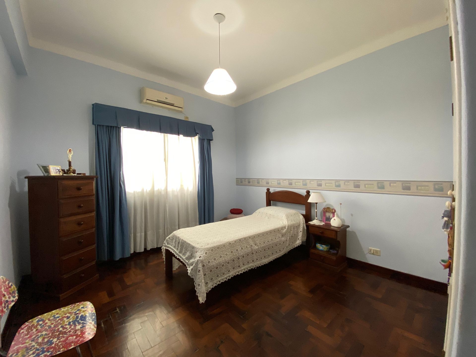 CASA 4 AMBIENTES VENTA MOR&Oacute;N QUINCHO COCHERA - 4