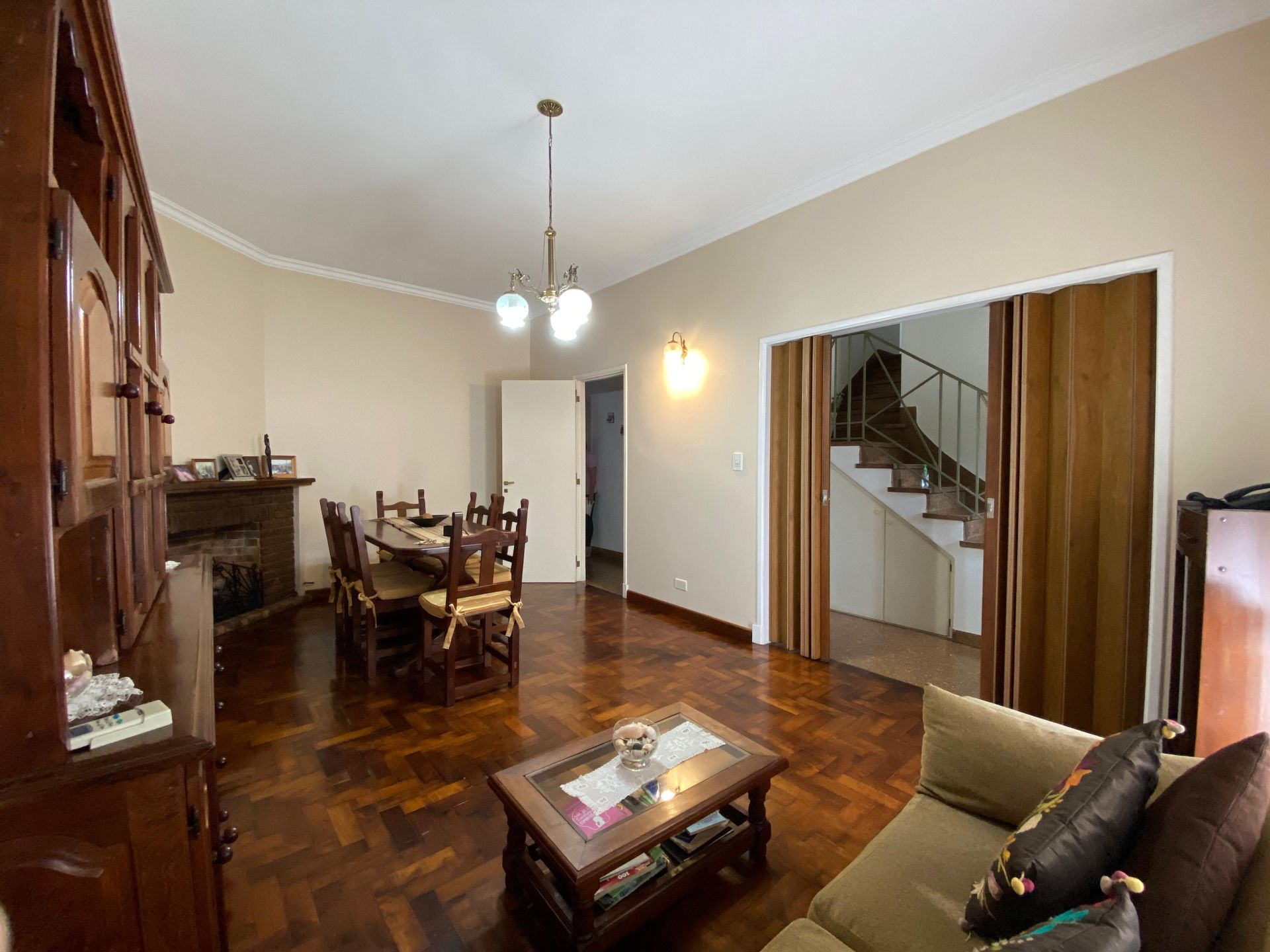 CASA 4 AMBIENTES VENTA MOR&Oacute;N QUINCHO COCHERA - 3