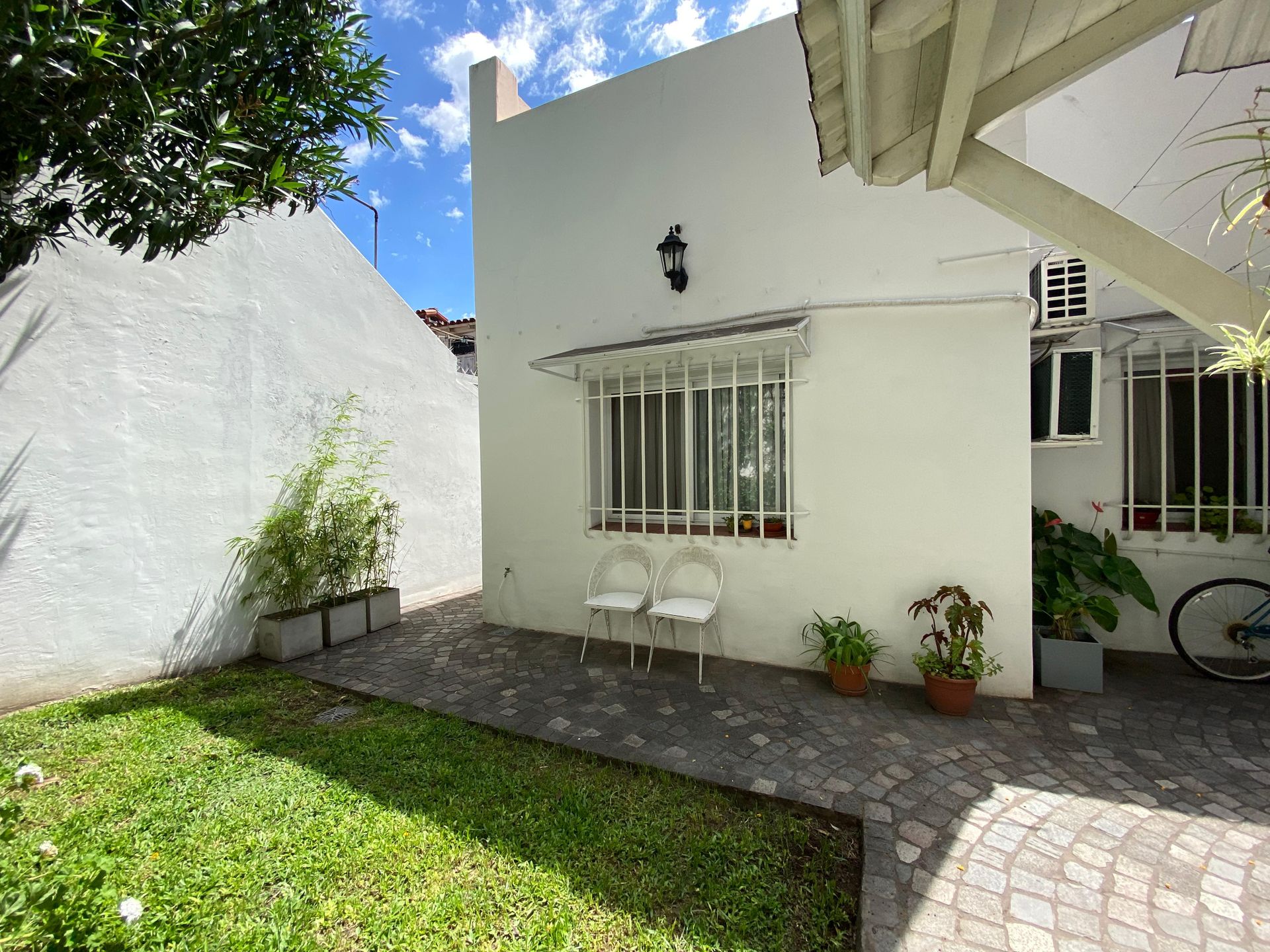 CASA 4 AMBIENTES VENTA MOR&Oacute;N QUINCHO COCHERA - 5