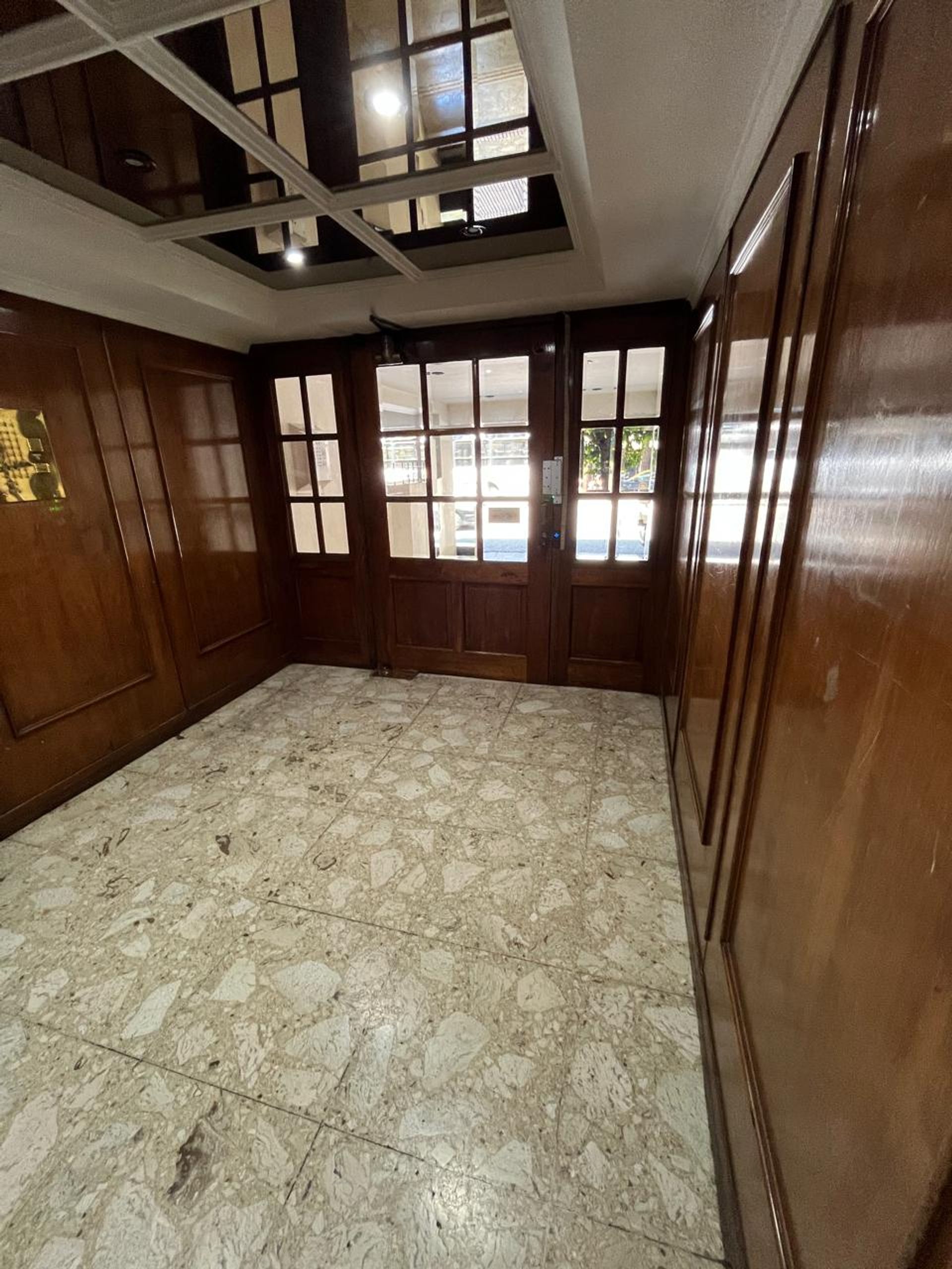 VENTA 4 AMBIENTES AL FRENTE CON BALCON - 6