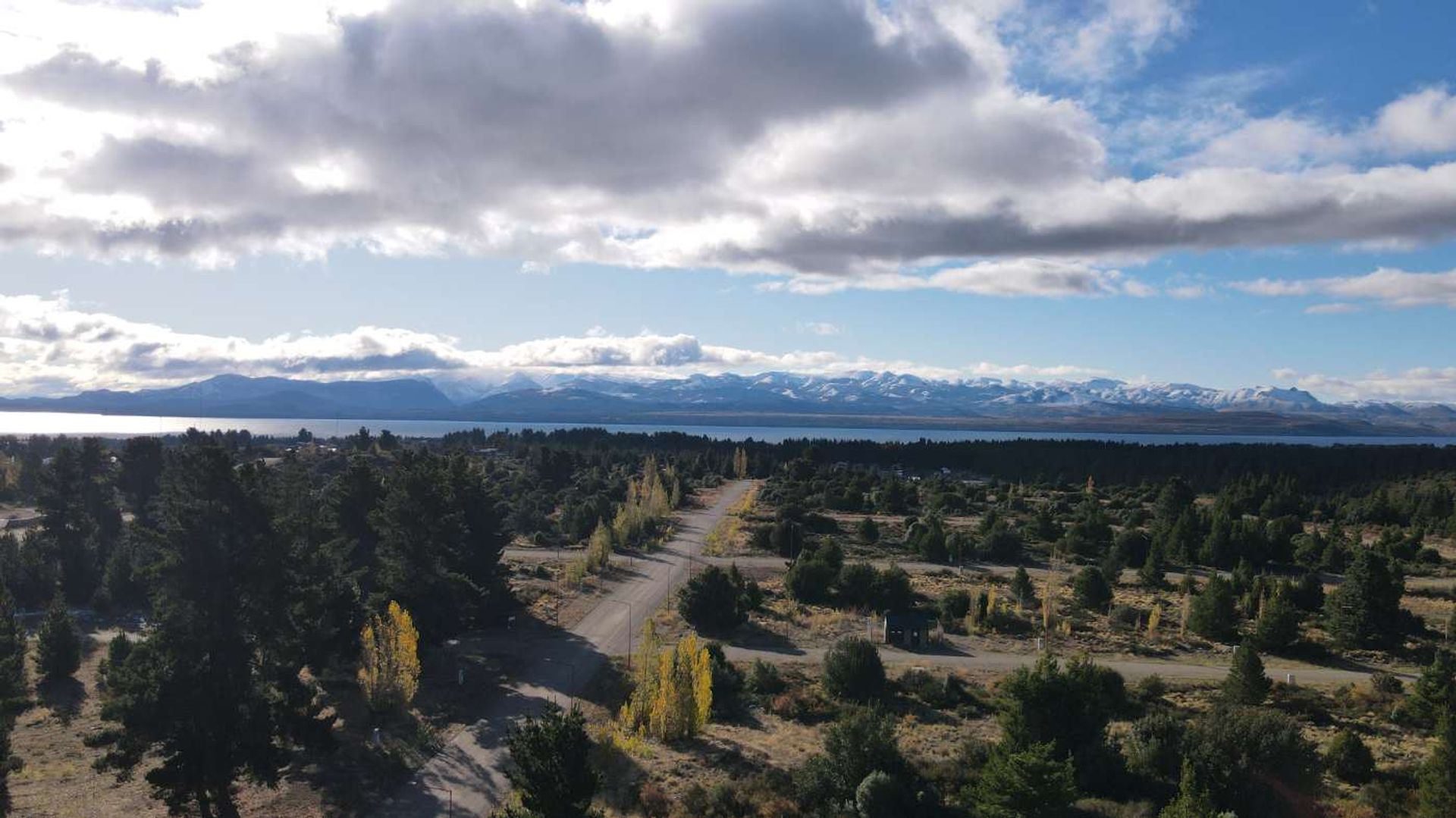 Venta lote con construcci&oacute;n a terminar Bariloche - 2