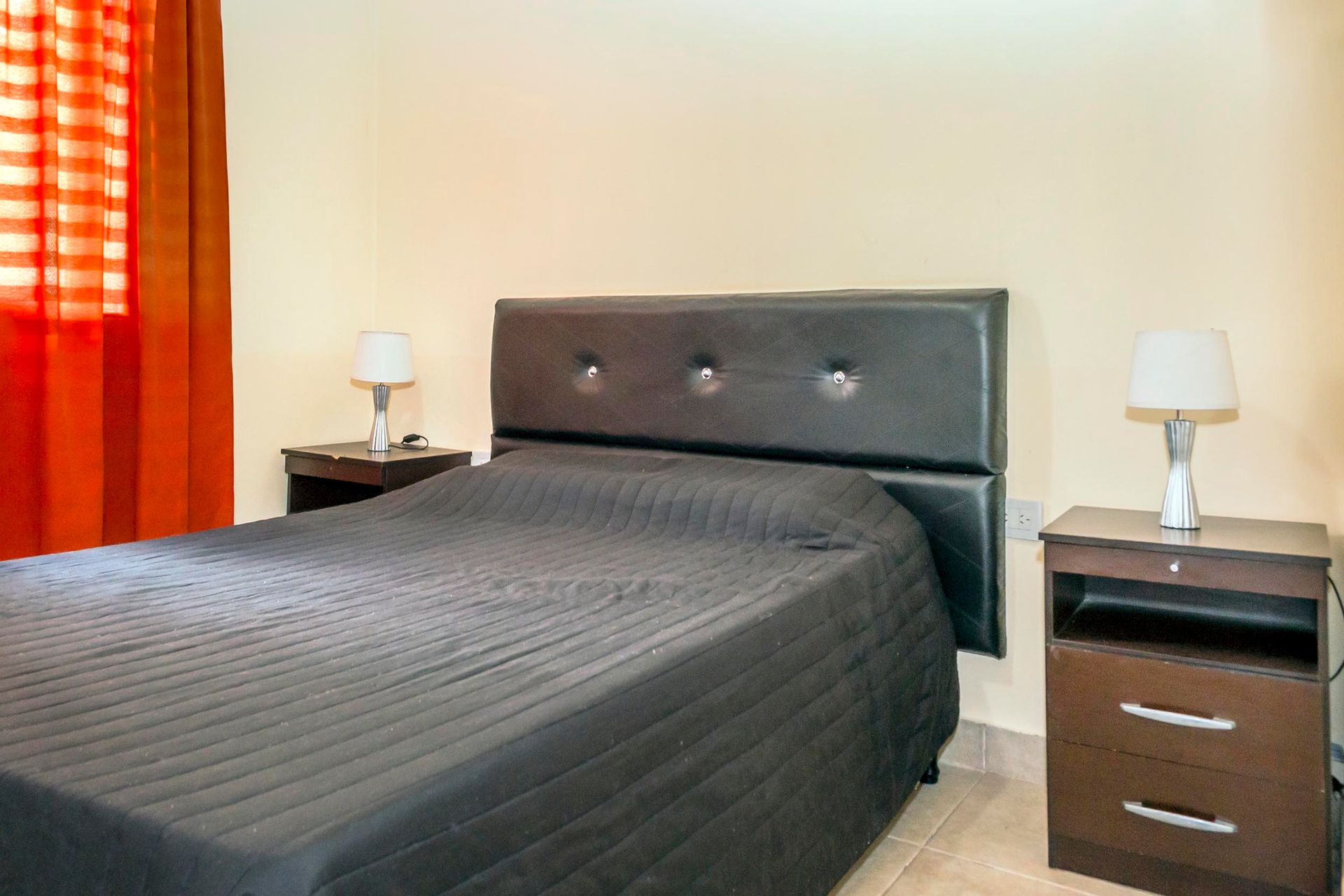 COMPLEJO DE 6 CABAÑANAS EN VENTA EN VAQUEROS - 10