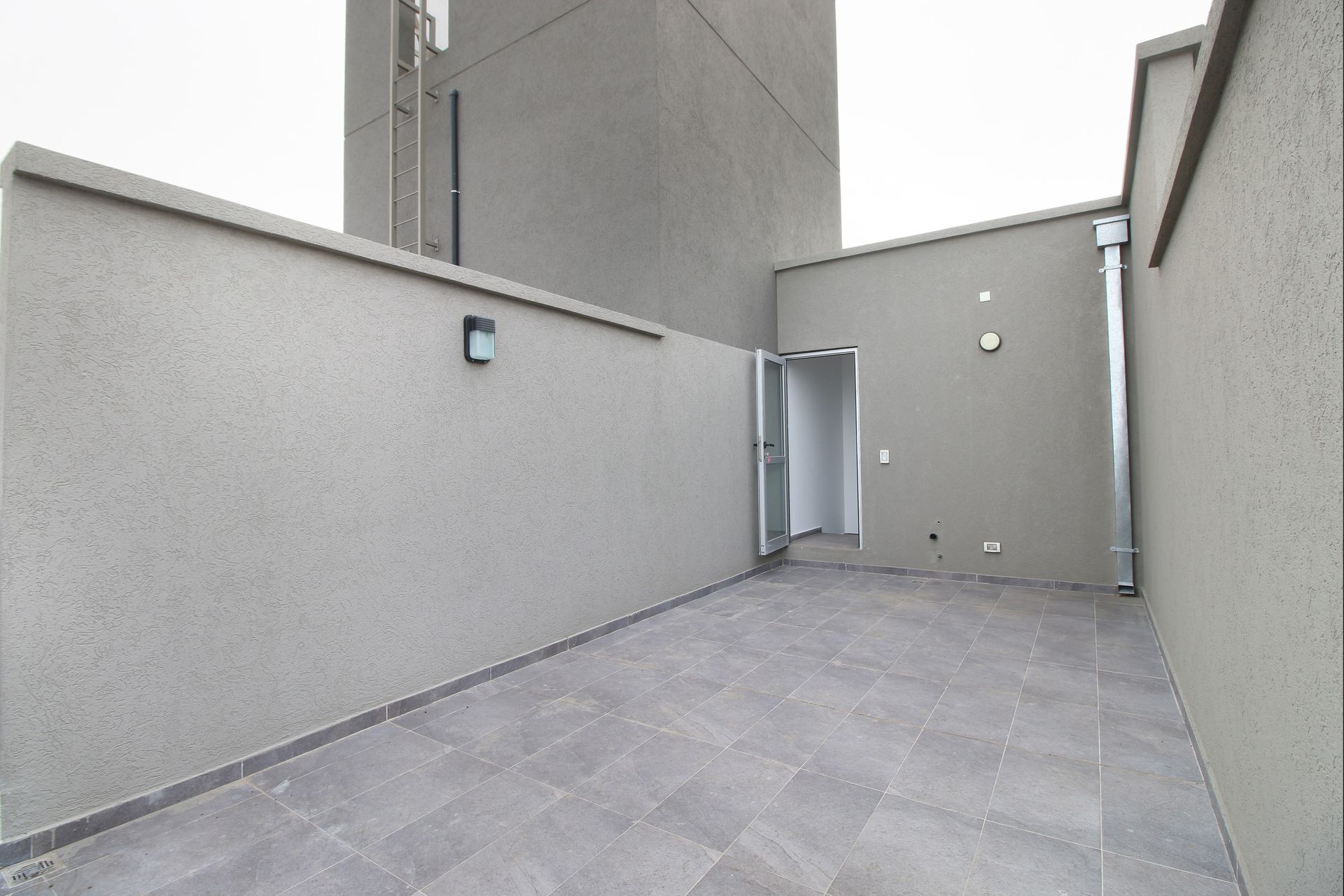 VENTA DEPTO DUPLEX CON TERRAZA Y COCHERA QUILMES - 16