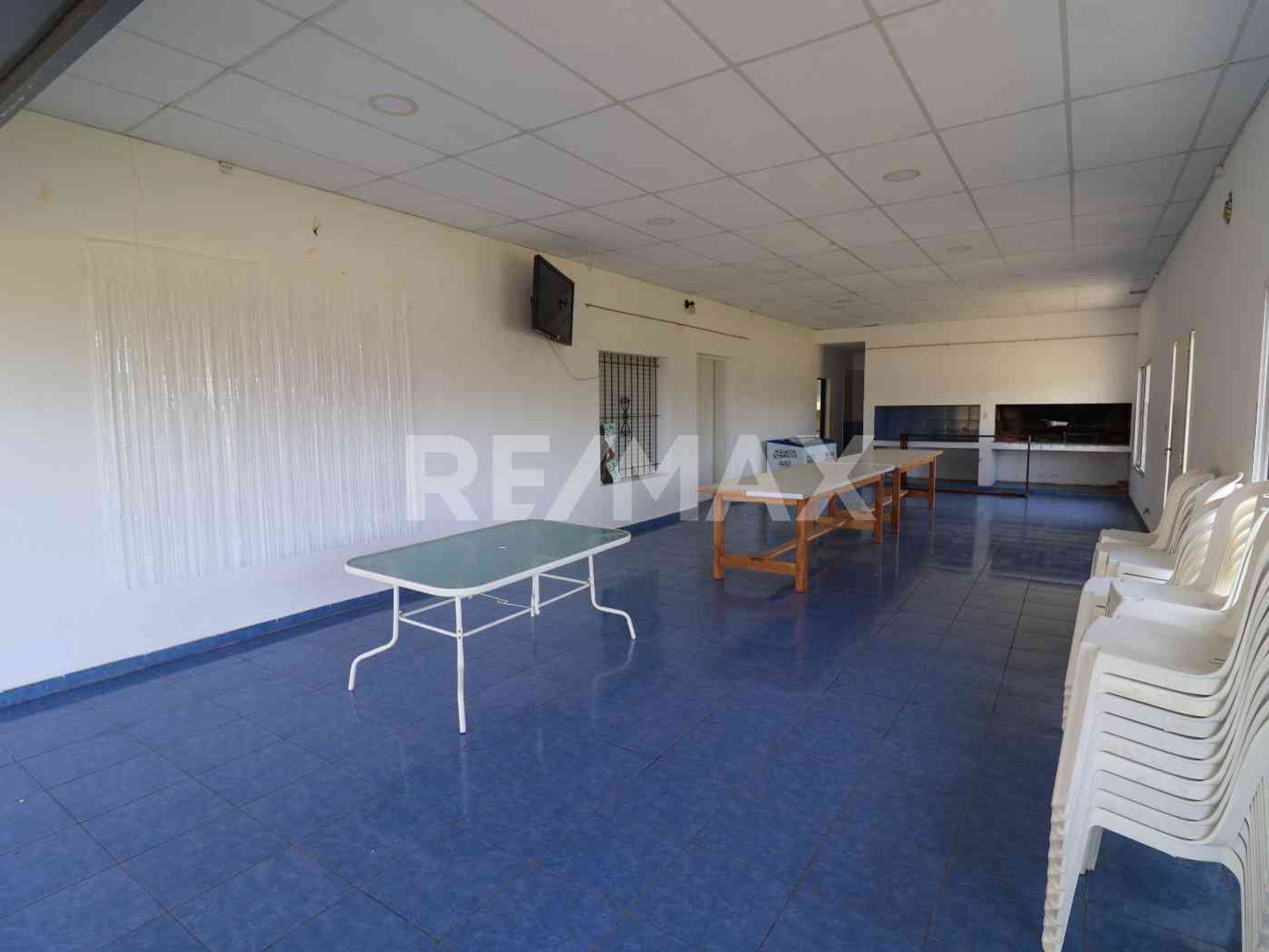 Se vende casa quinta con costa de Río Neuquén - 16