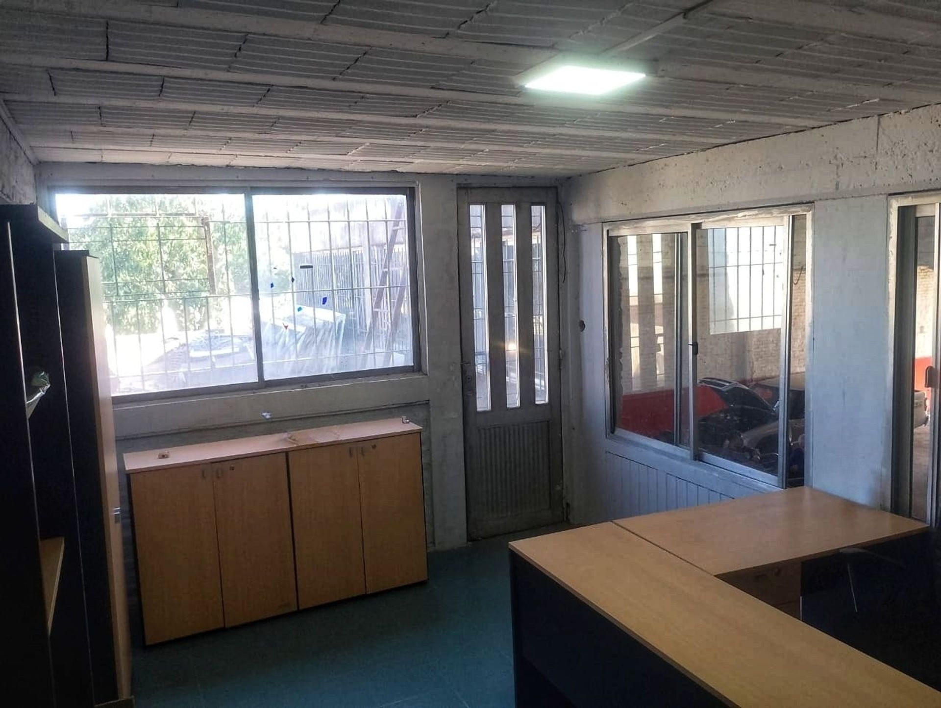 VENTA GALPON / DEPOSITO C/ OFICINA BURZACO - 8