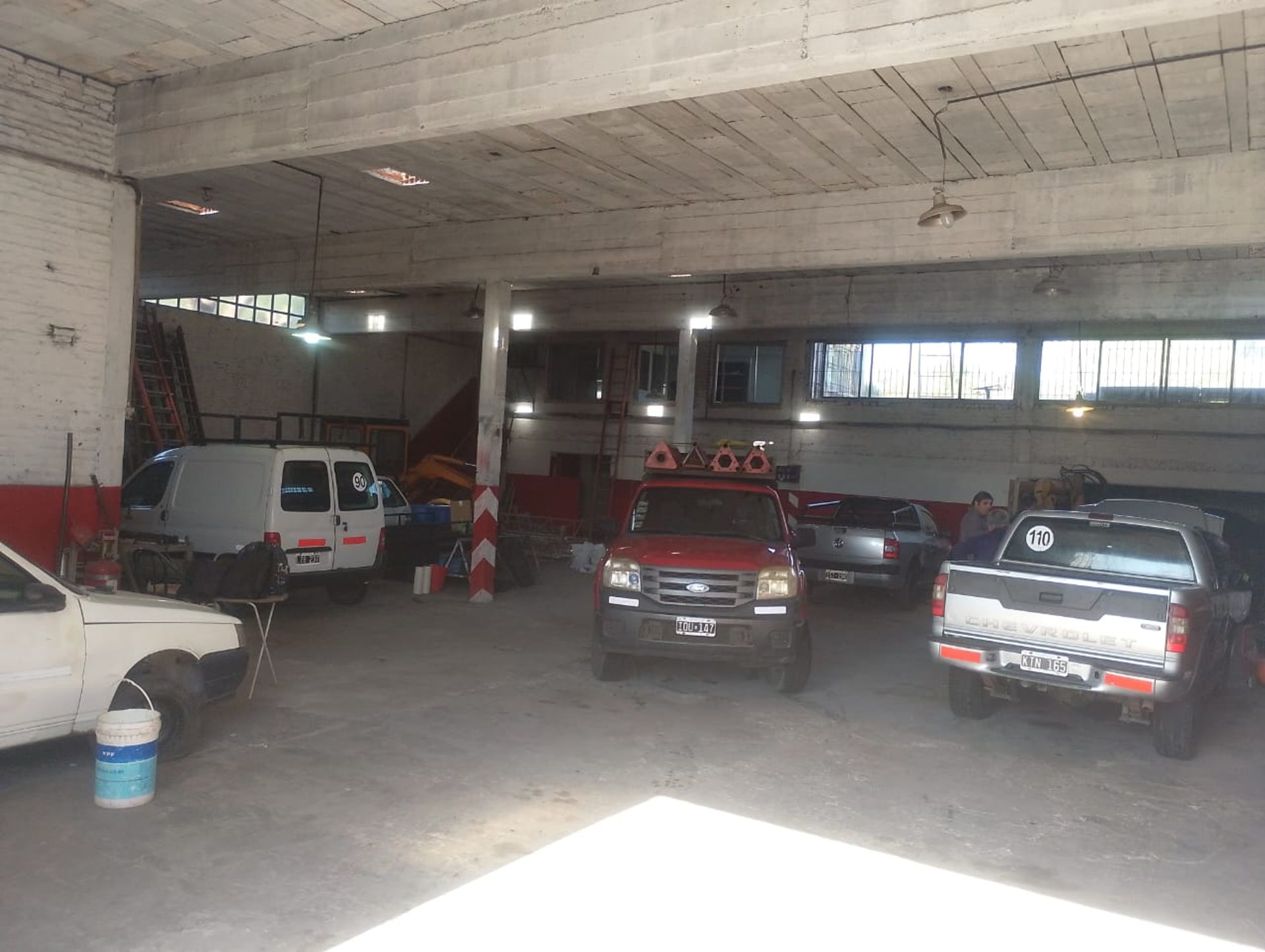 VENTA GALPON / DEPOSITO C/ OFICINA BURZACO - 3