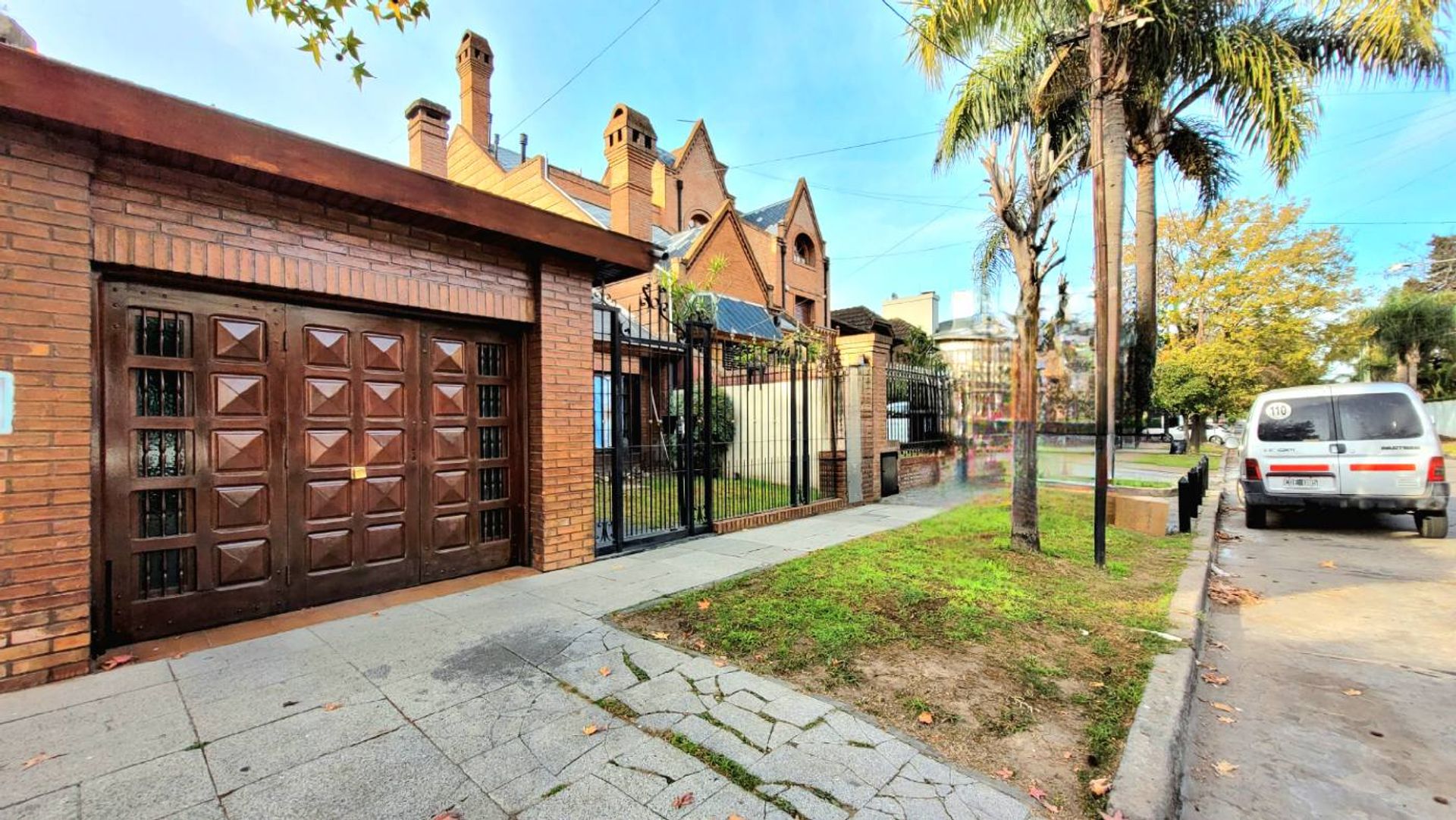 Venta Casa 4 dorm. Castelar Norte Parque y Pileta - 7